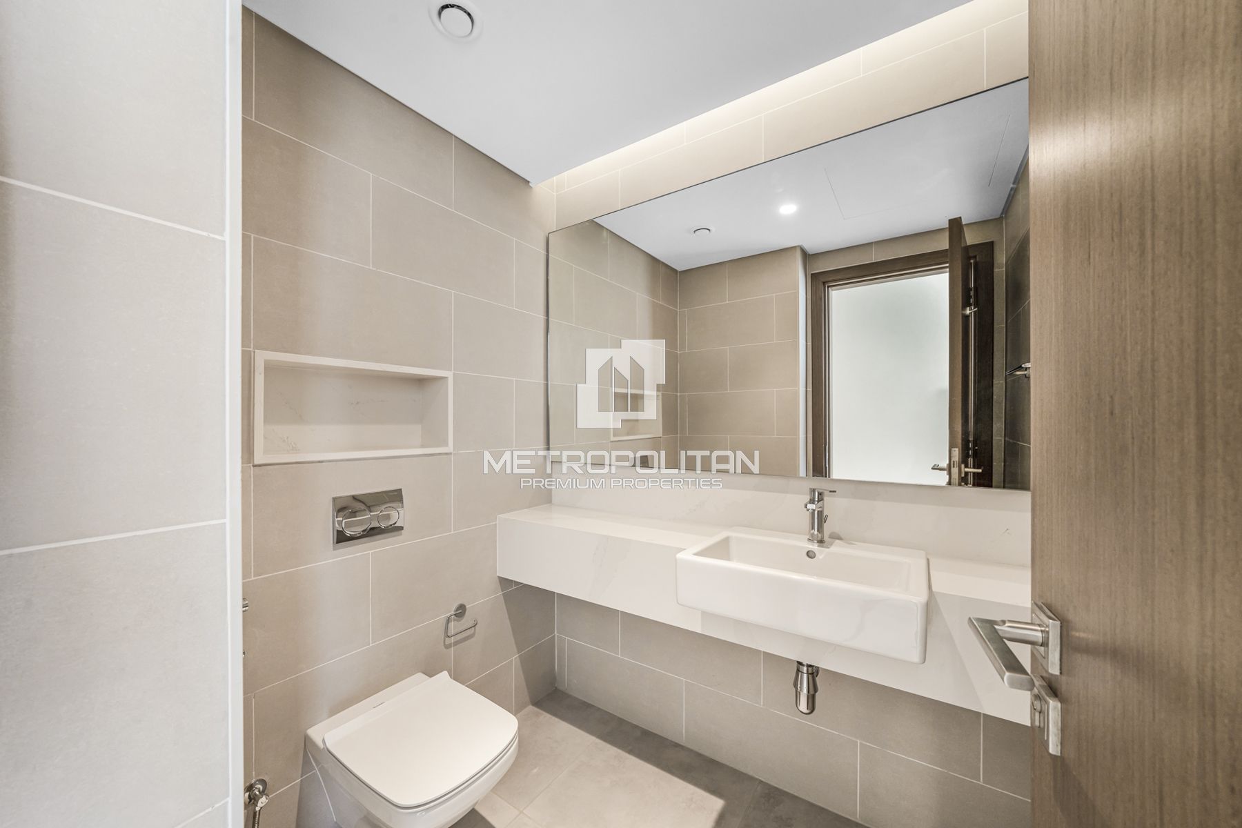 2 Bedrooms Plus Maids | High Floor | Iconic Views