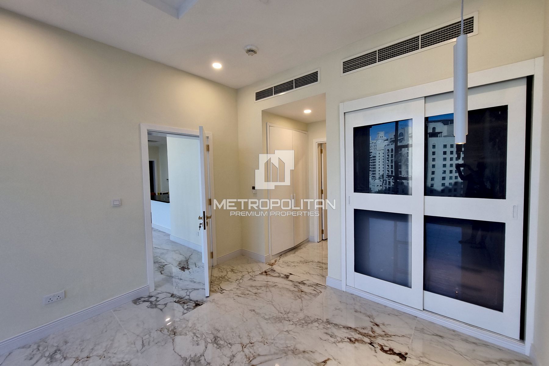 2BR Apartment for Rent in Palm Jumeirah – MR-5988