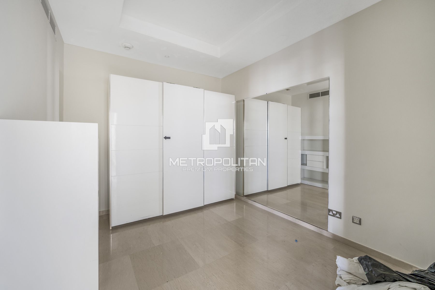 Premier Beachfront Haven | Full Sea View | Elegant