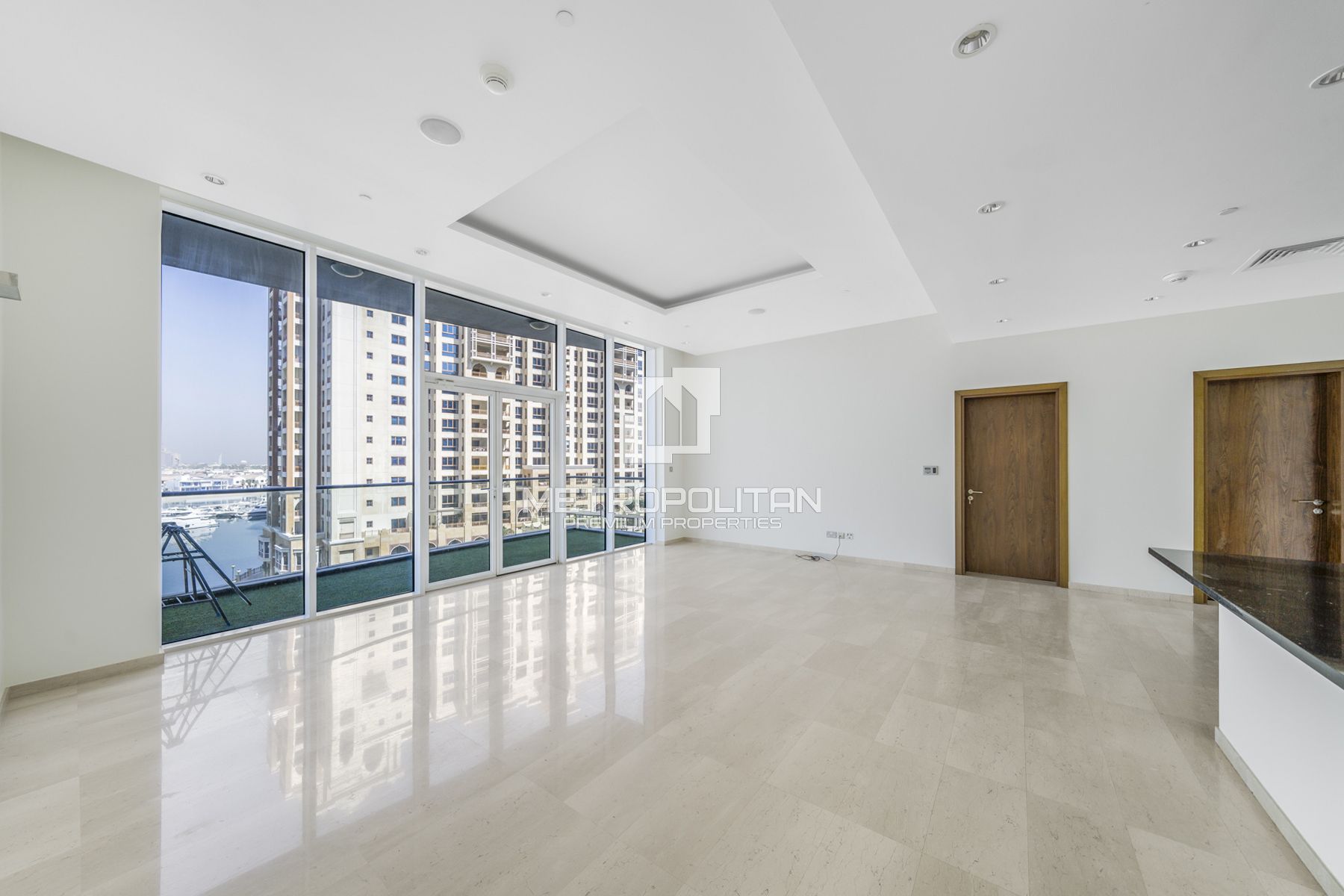 Premier Beachfront Haven | Full Sea View | Elegant