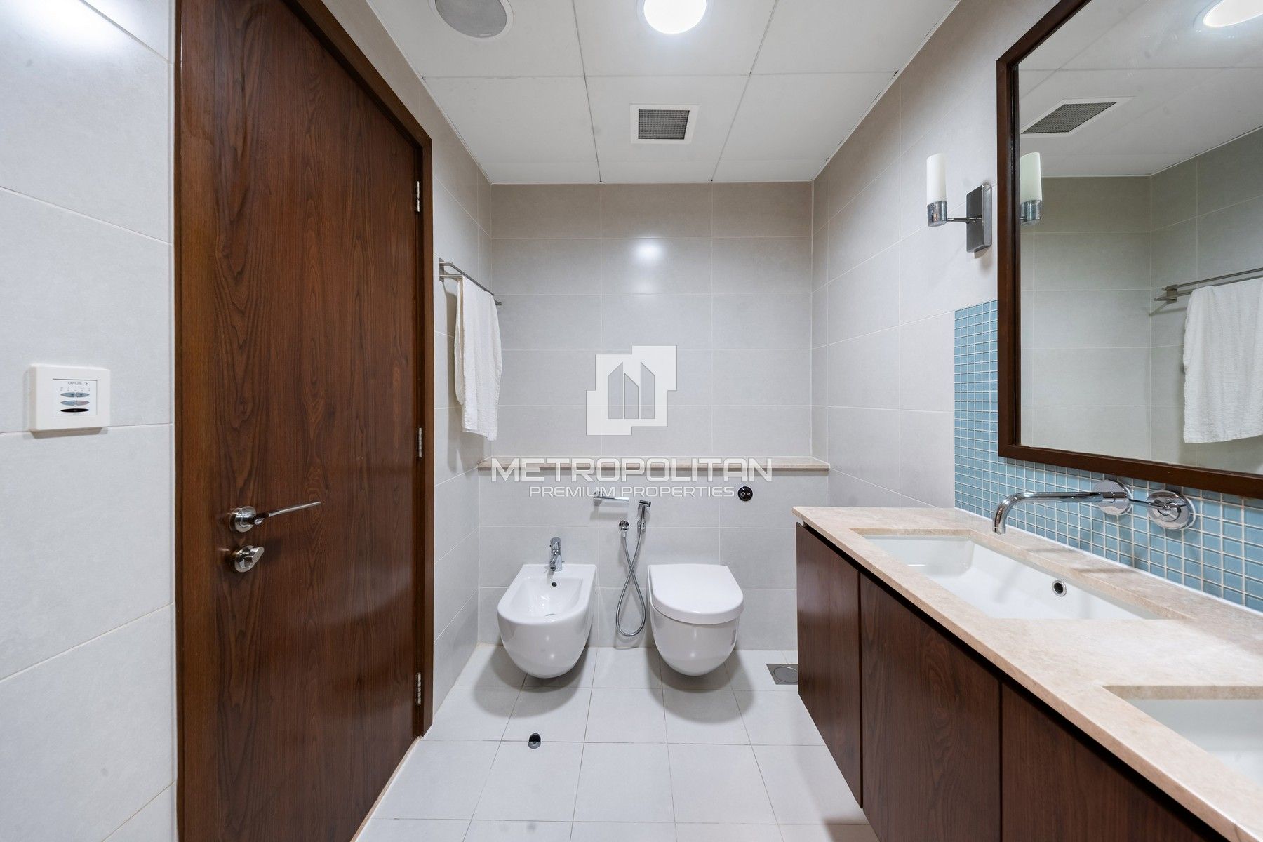 Premier Beachfront Haven | Full Sea View | Elegant