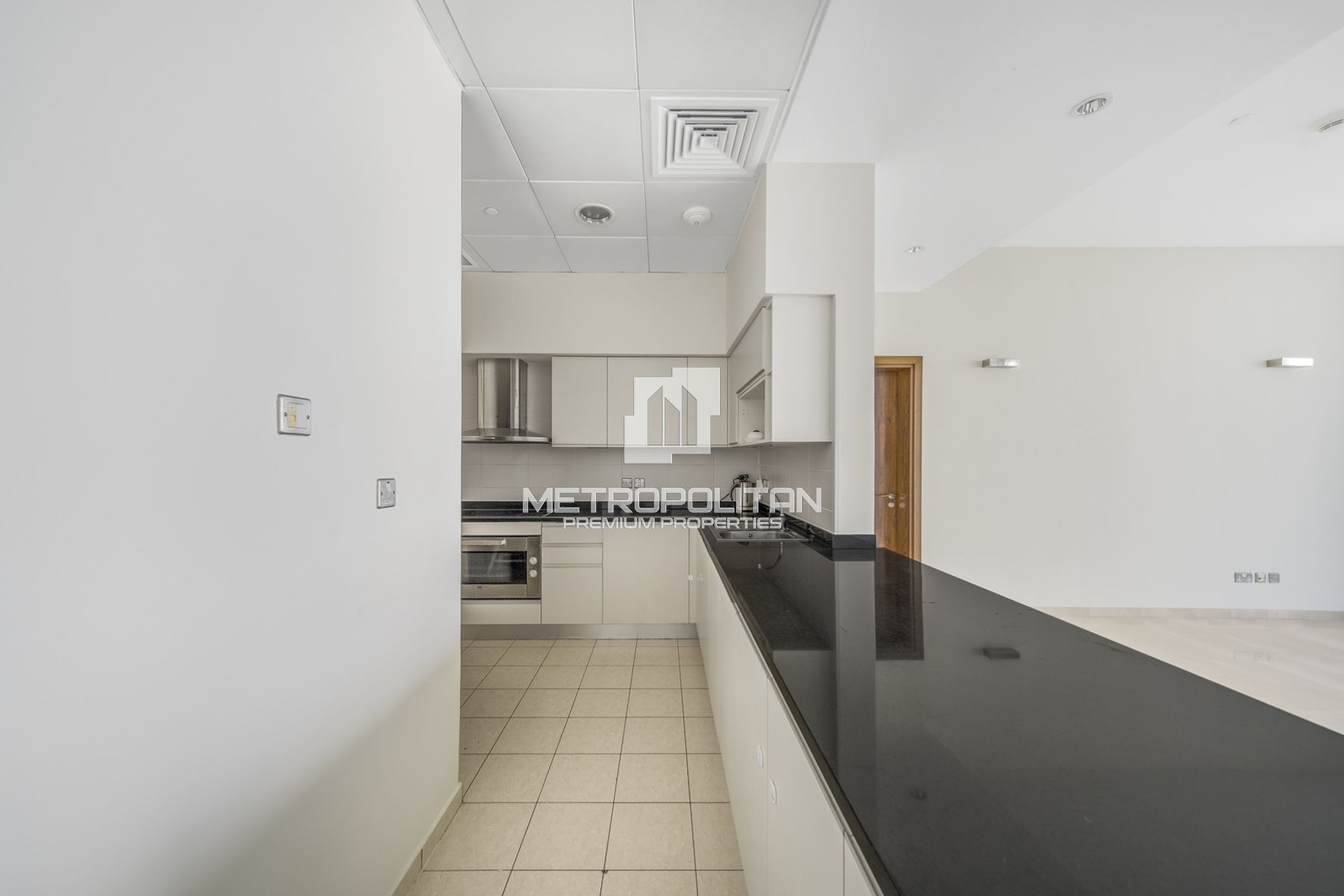 Premier Beachfront Haven | Full Sea View | Elegant