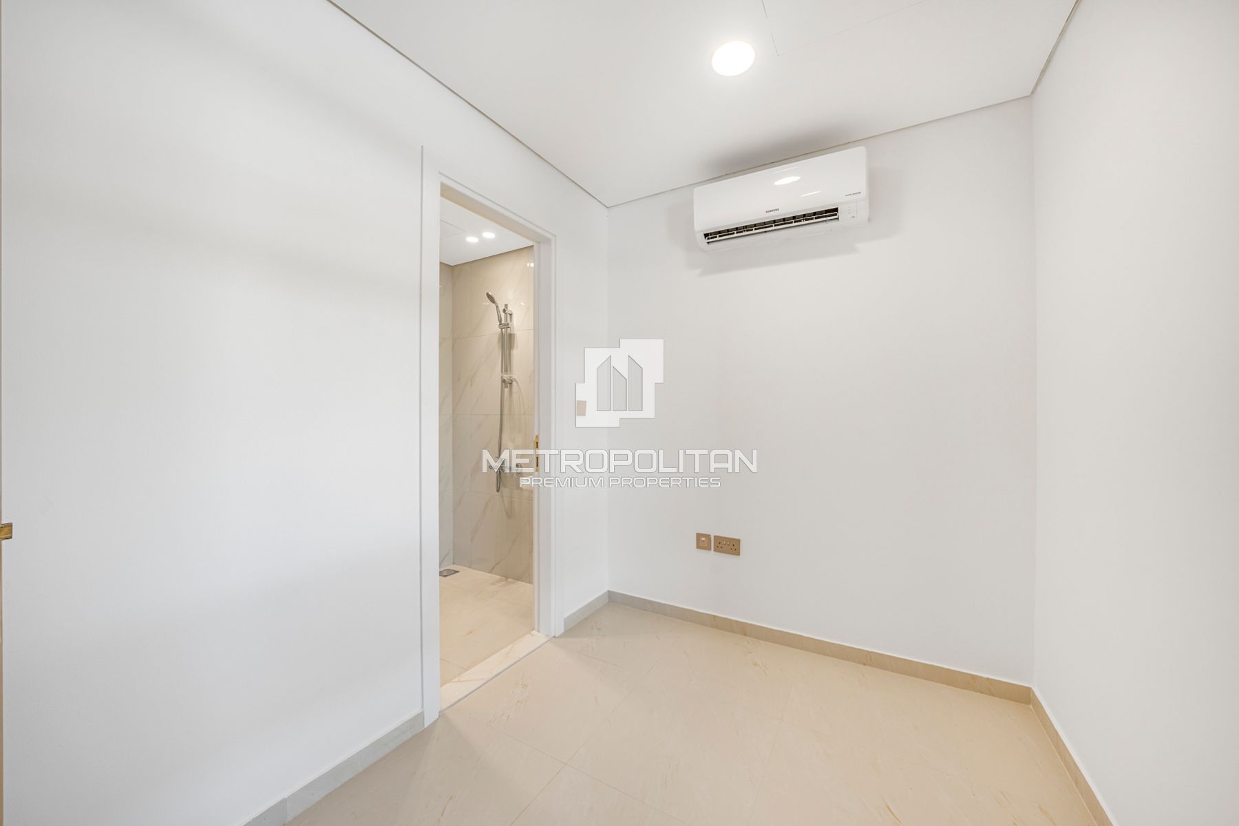 3BR Townhouse zur Miete in Jumeirah Golf Estates – MR-6094 photo-9