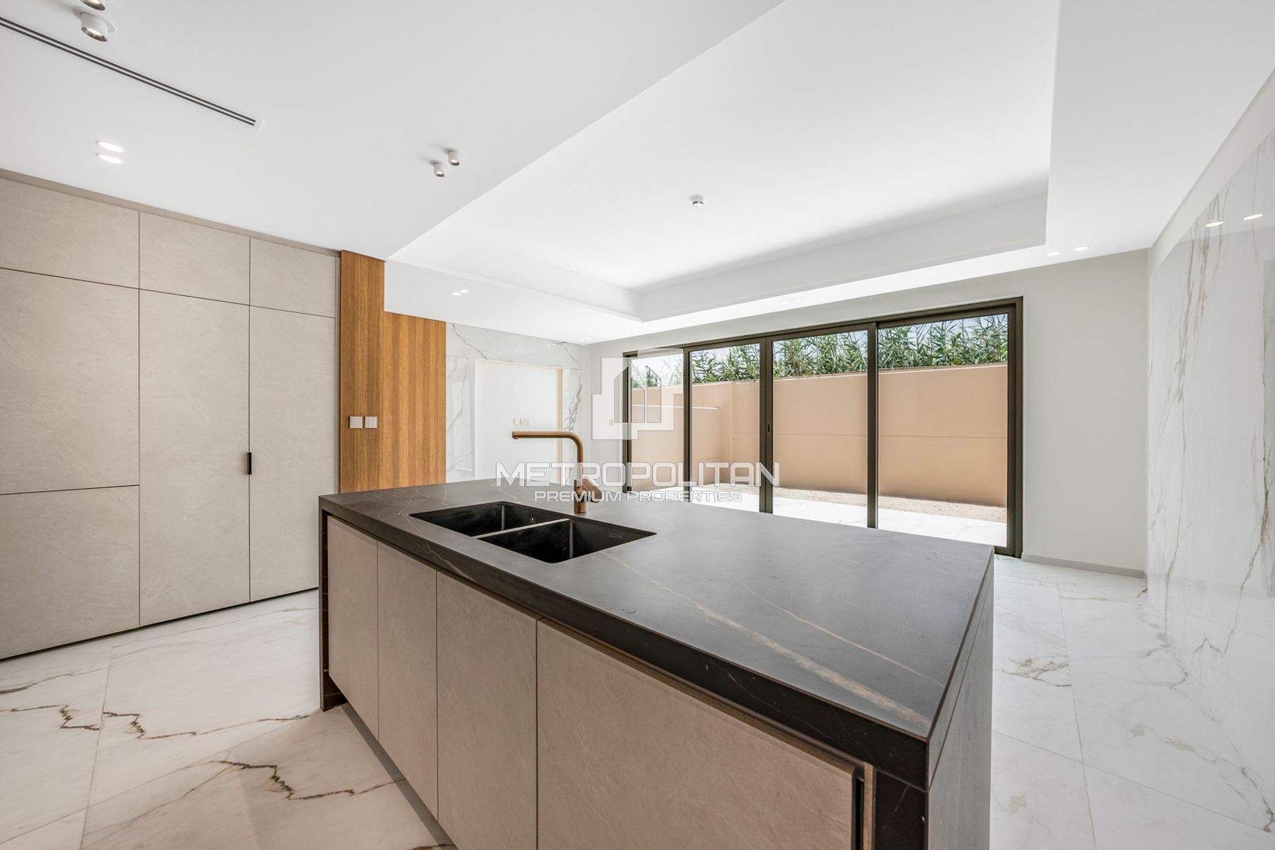 3BR Townhouse zur Miete in Jumeirah Golf Estates – MR-6094 photo-1