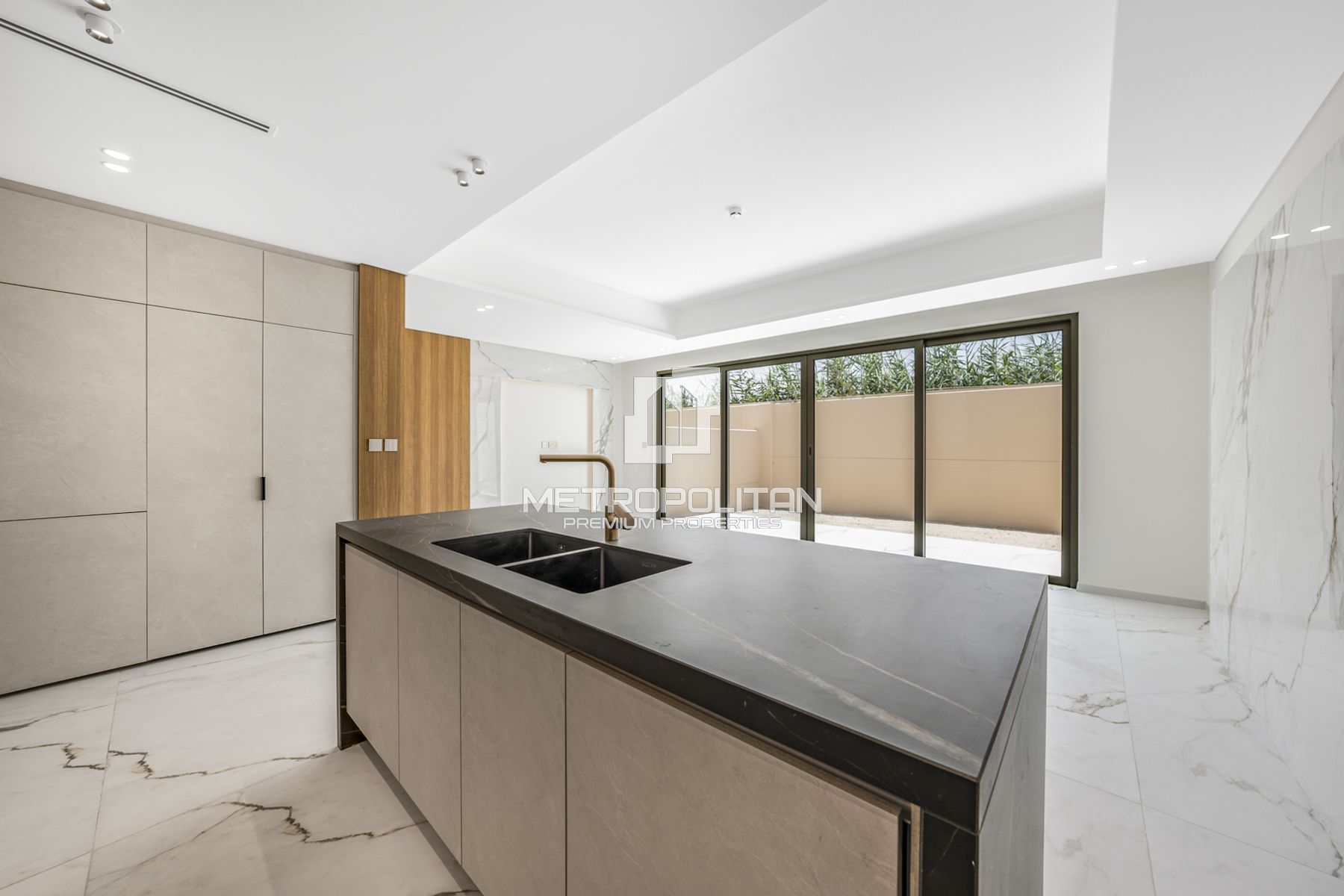 Снять виллу в Jasmine Lane, Jumeirah Golf Estates - MR-6094