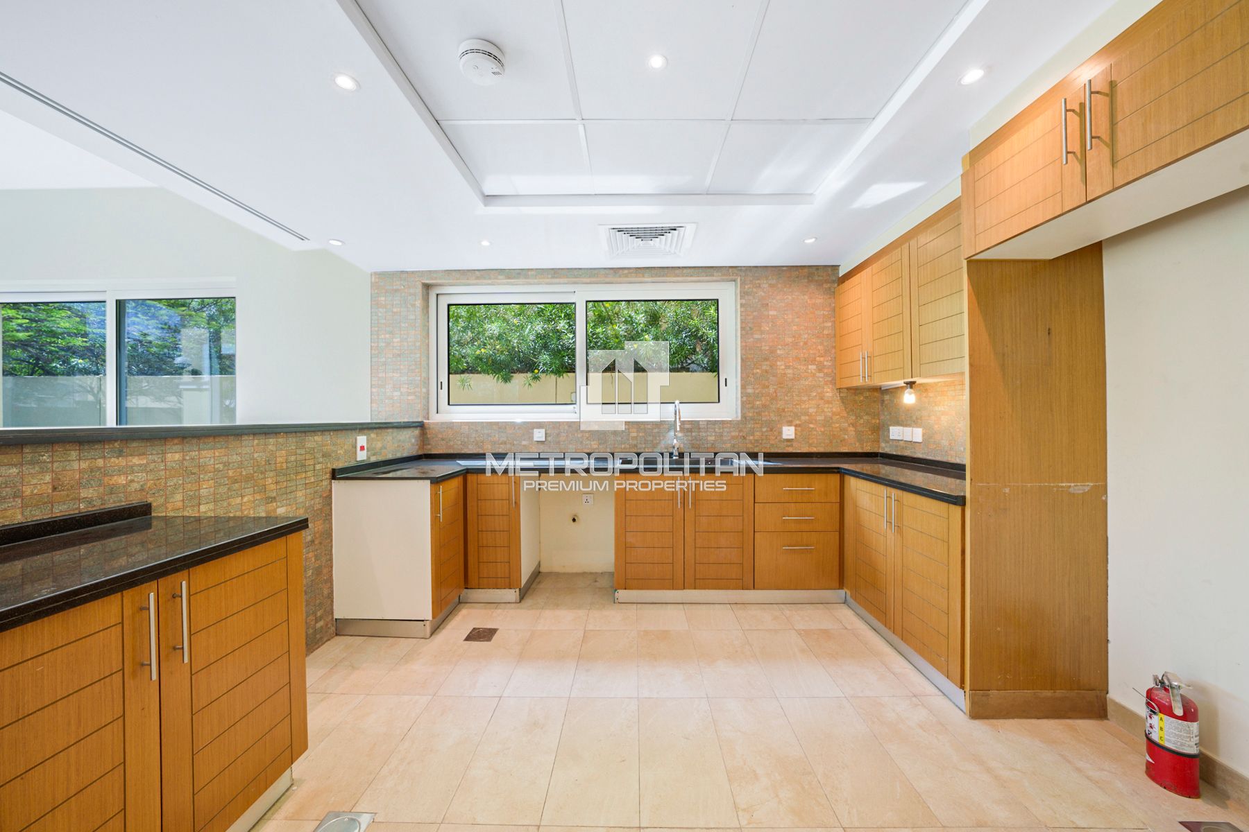 4-комнатная вилла в аренду в Jumeirah Park – MR-6122 photo-14