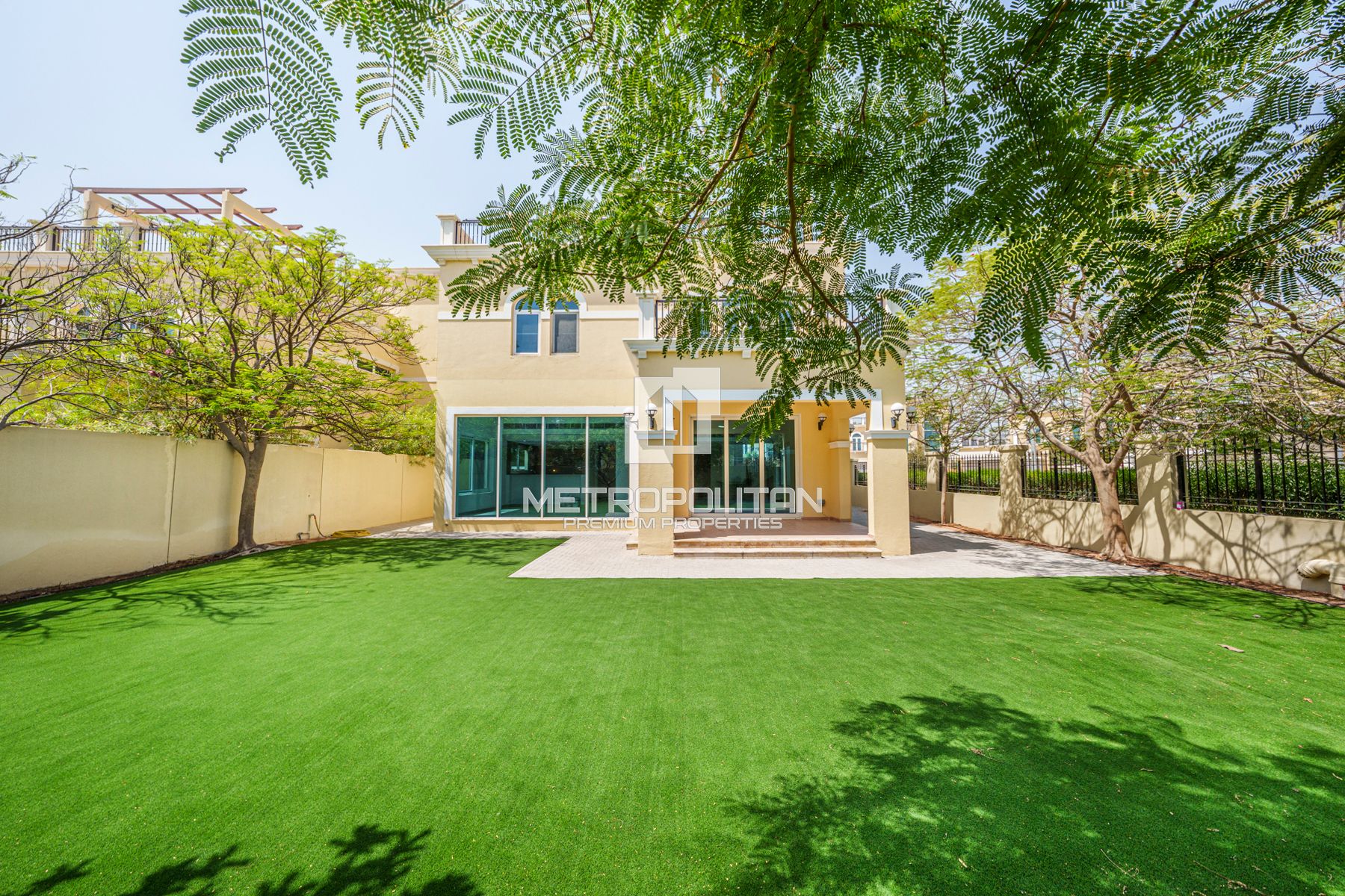 4-комнатная вилла в аренду в Jumeirah Park – MR-6122 photo-1