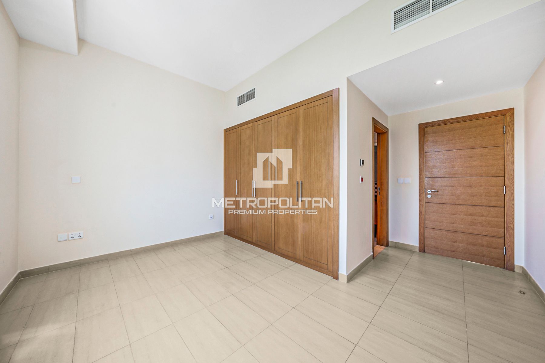 4-комнатная вилла в аренду в Jumeirah Park – MR-6122 photo-21