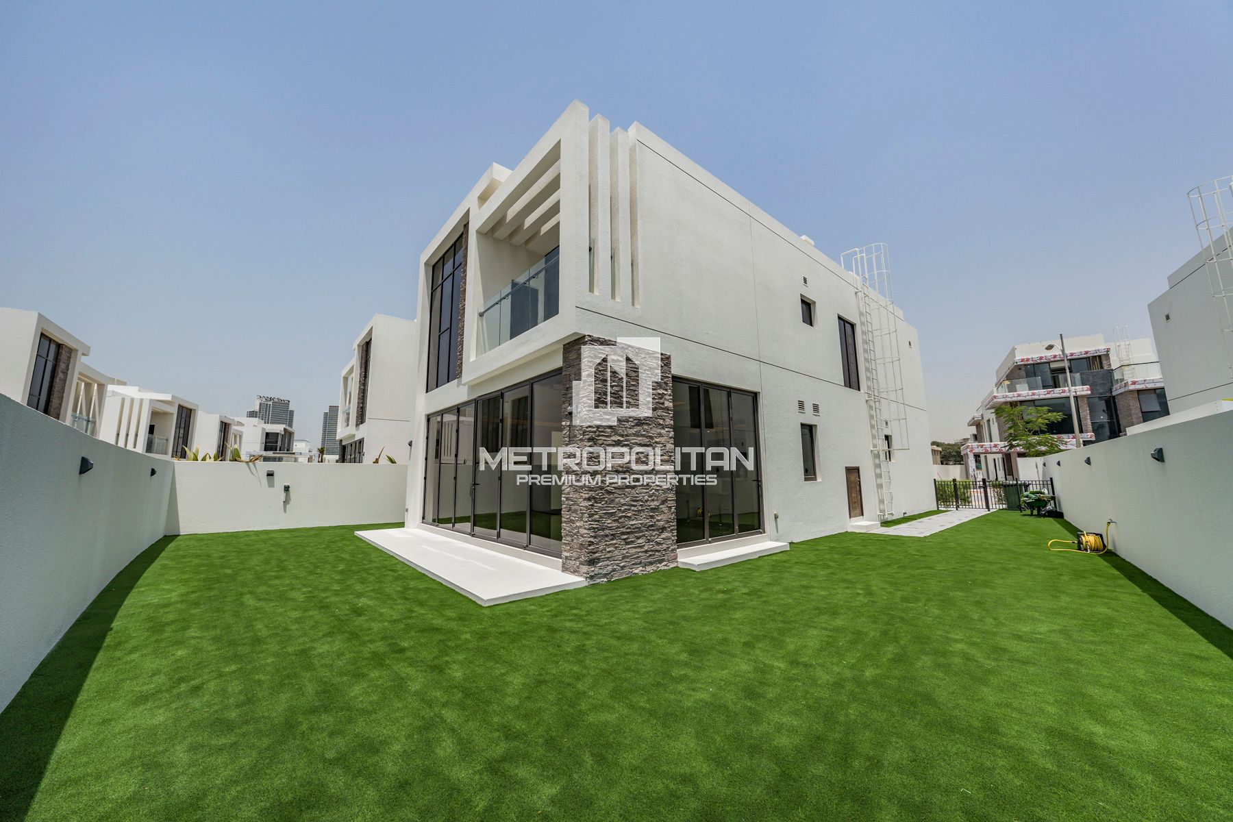 4BR Villa for Rent in DAMAC Hills – MR-6128