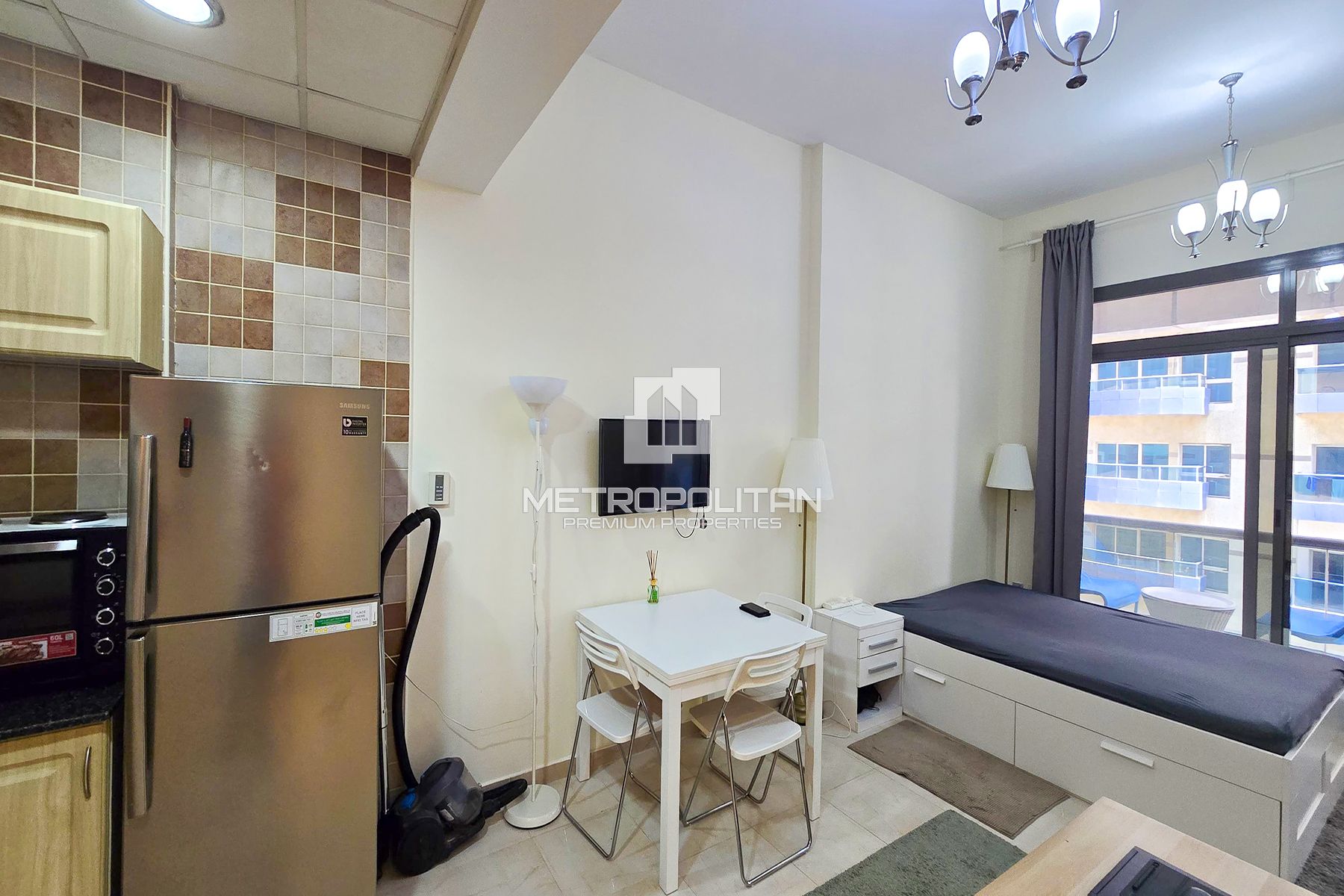 Appartement Studio à Louer à Dubai Sports City – MR-6163 photo-1