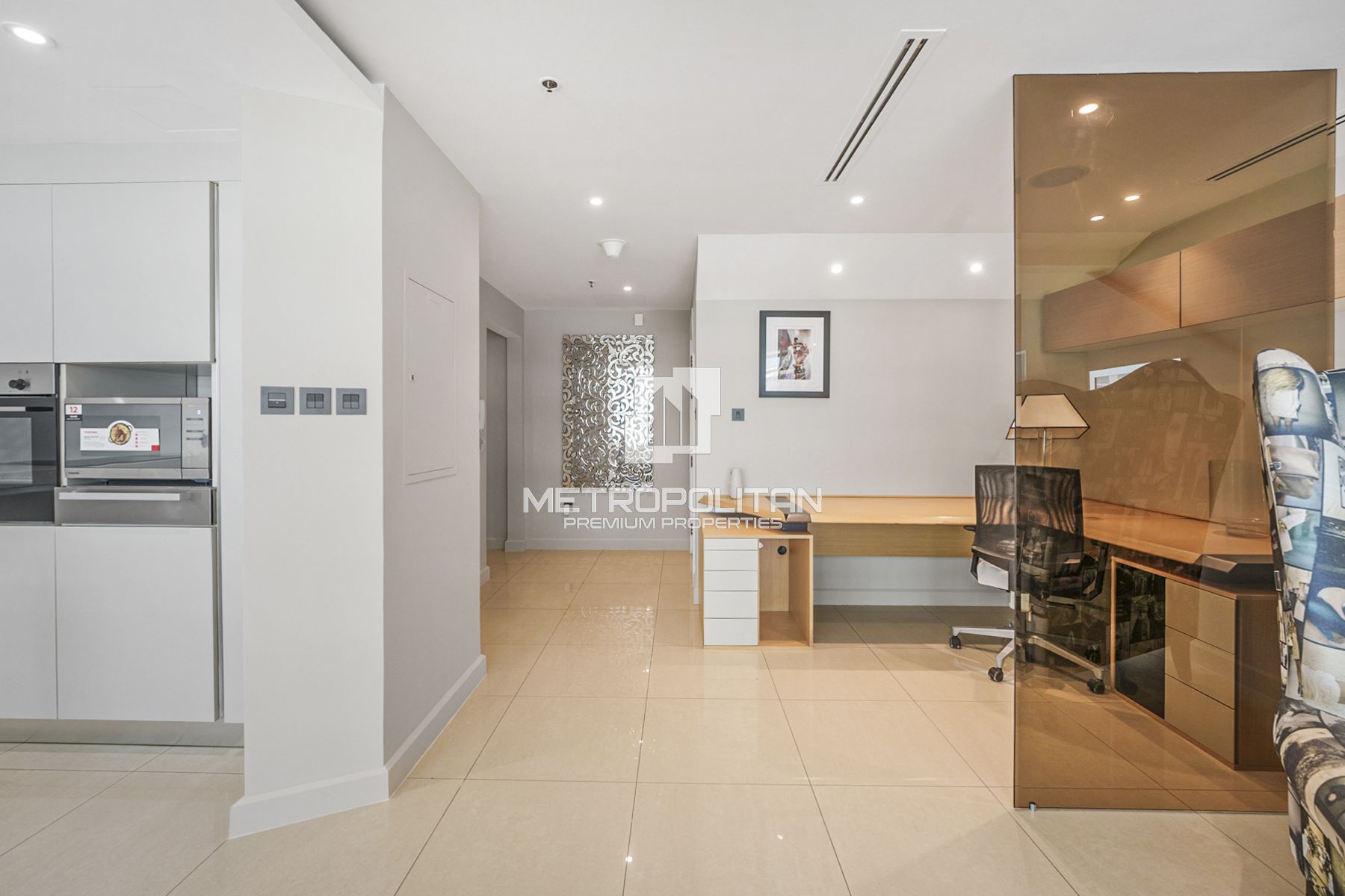 Ready to move in | Spacious Layout | Unfurnished