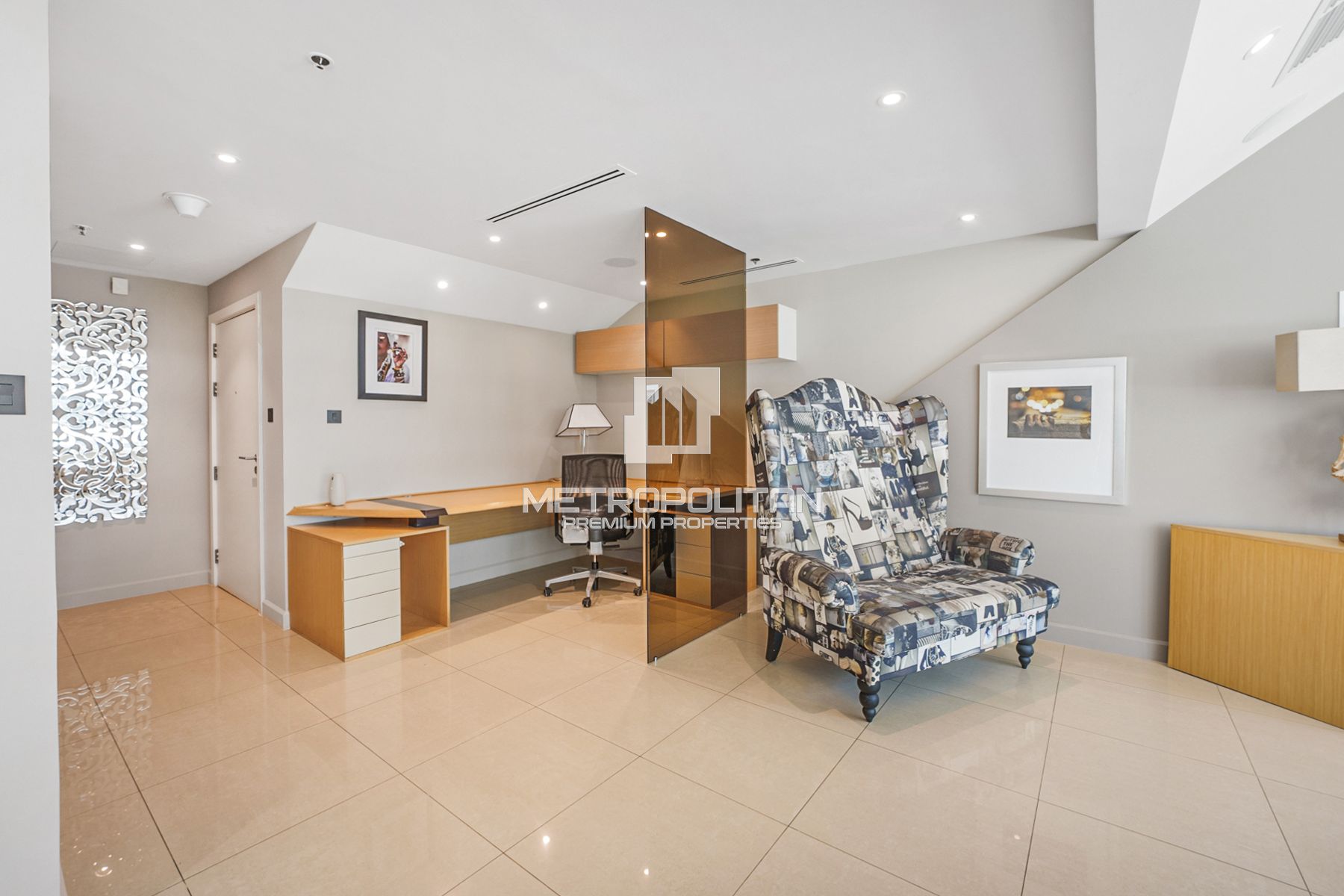 Ready to move in | Spacious Layout | Unfurnished