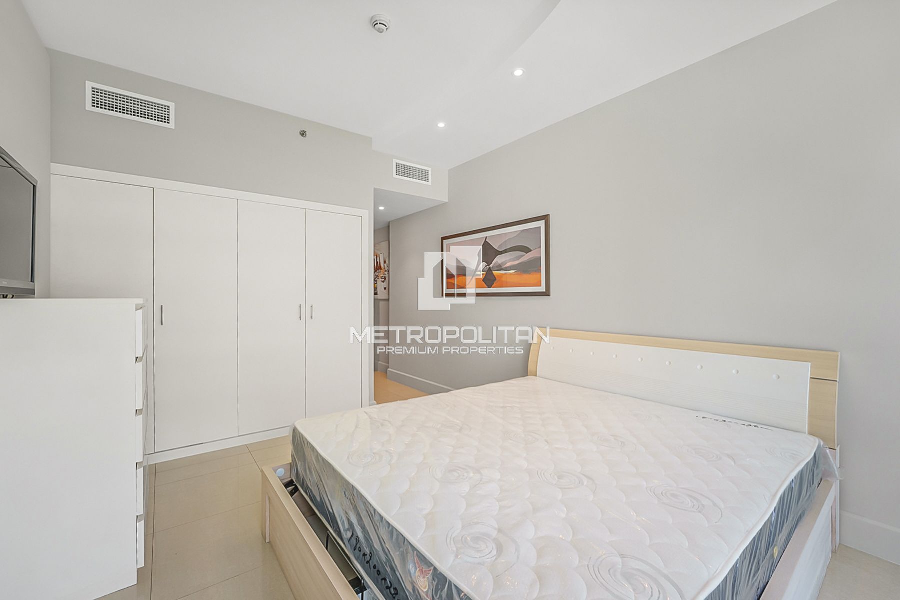Ready to move in | Spacious Layout | Unfurnished