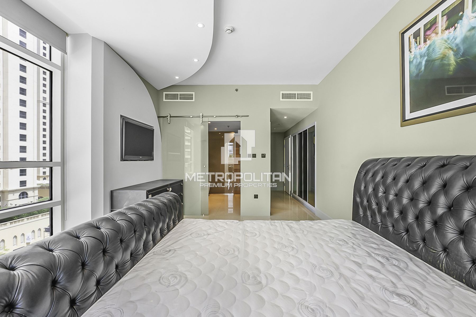 Ready to move in | Spacious Layout | Unfurnished