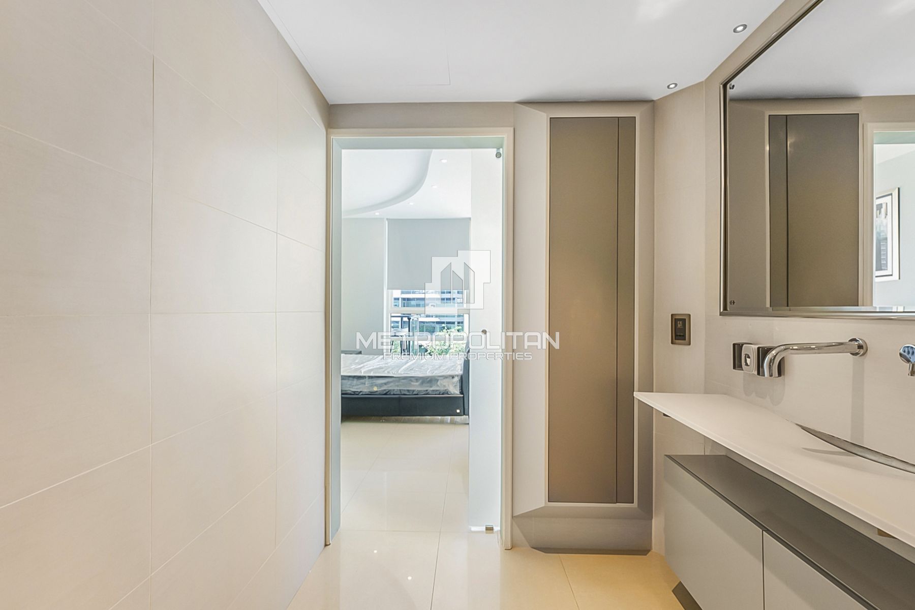 Ready to move in | Spacious Layout | Unfurnished