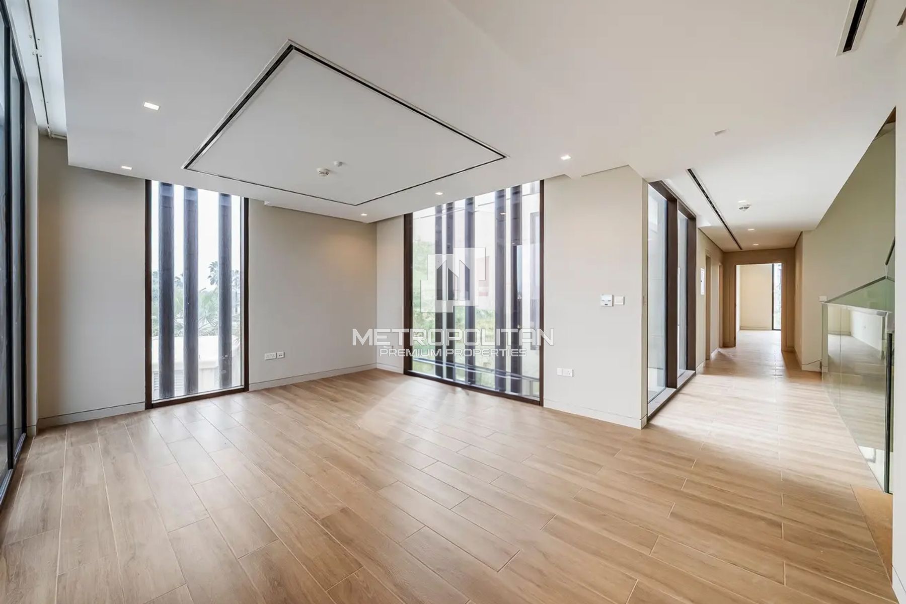 Best Priced | Skyline and Sea View | Spacious