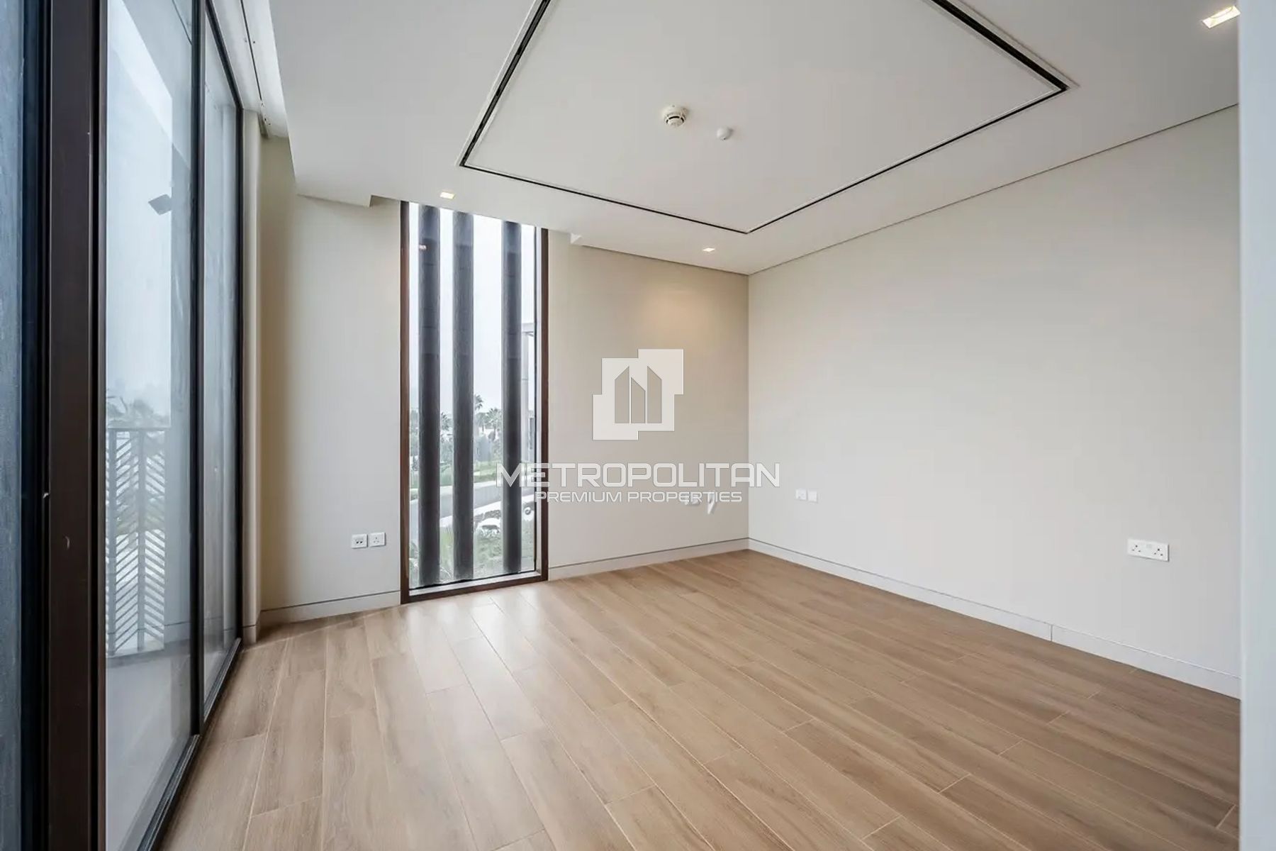 Best Priced | Skyline and Sea View | Spacious