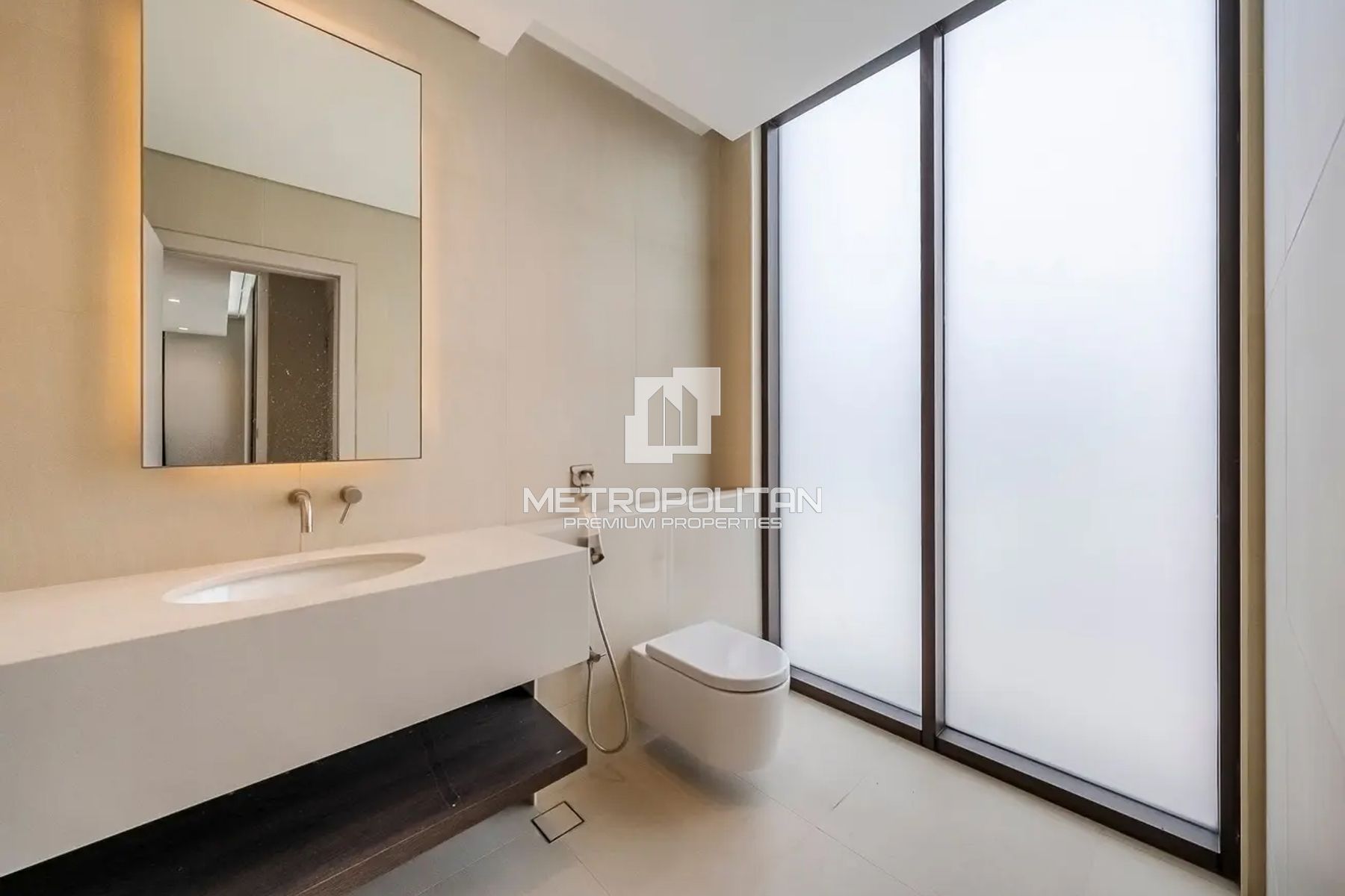 Best Priced | Skyline and Sea View | Spacious