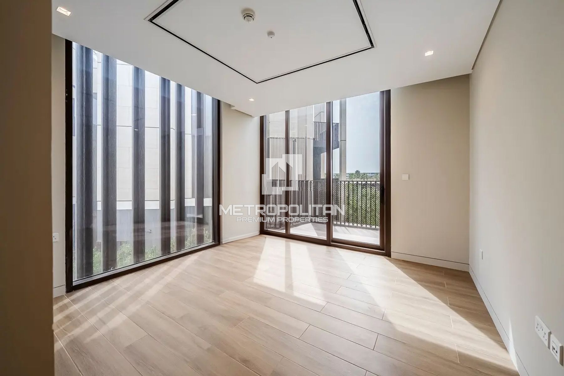 Best Priced | Skyline and Sea View | Spacious