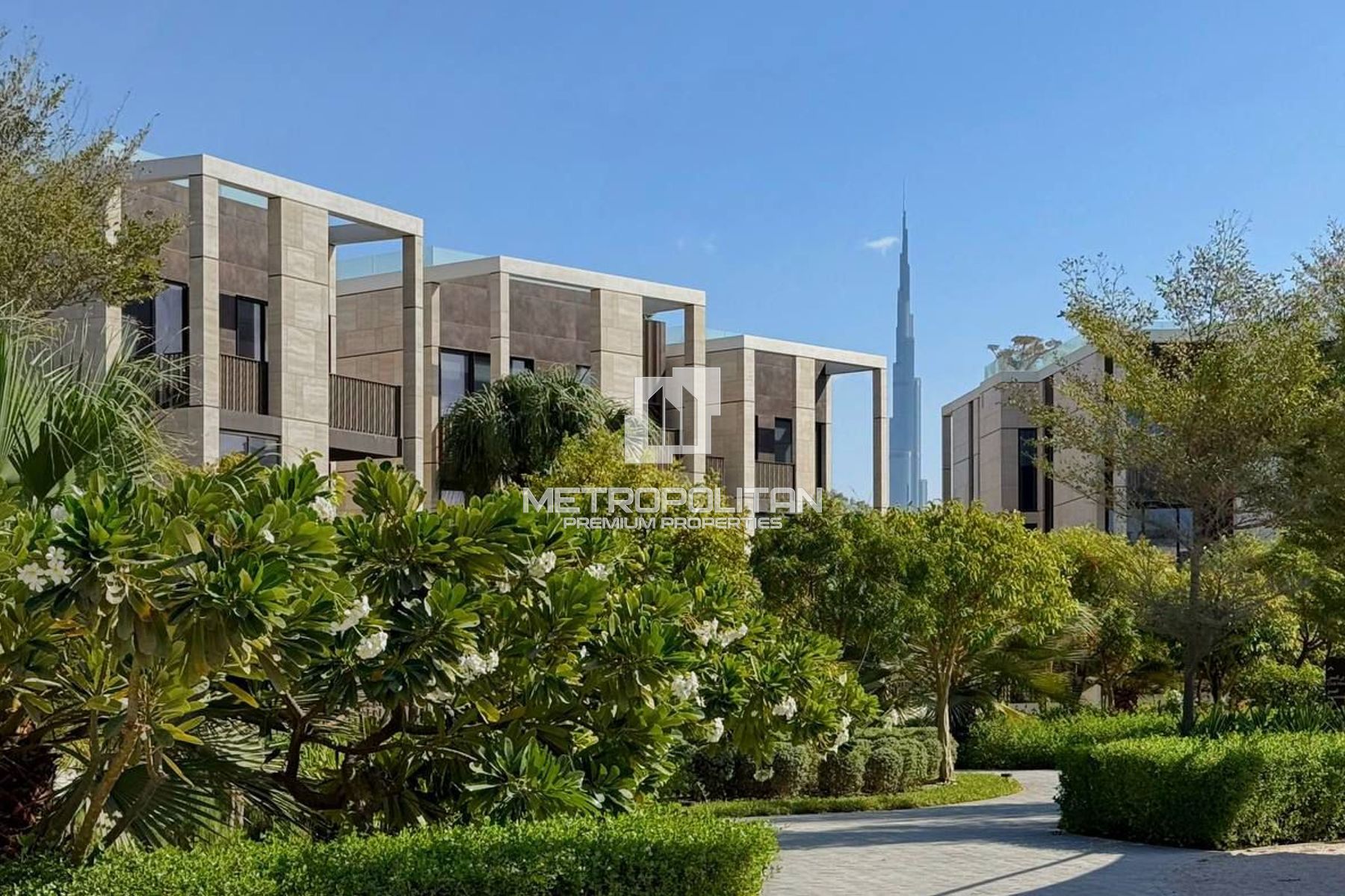 Best Priced | Skyline and Sea View | Spacious