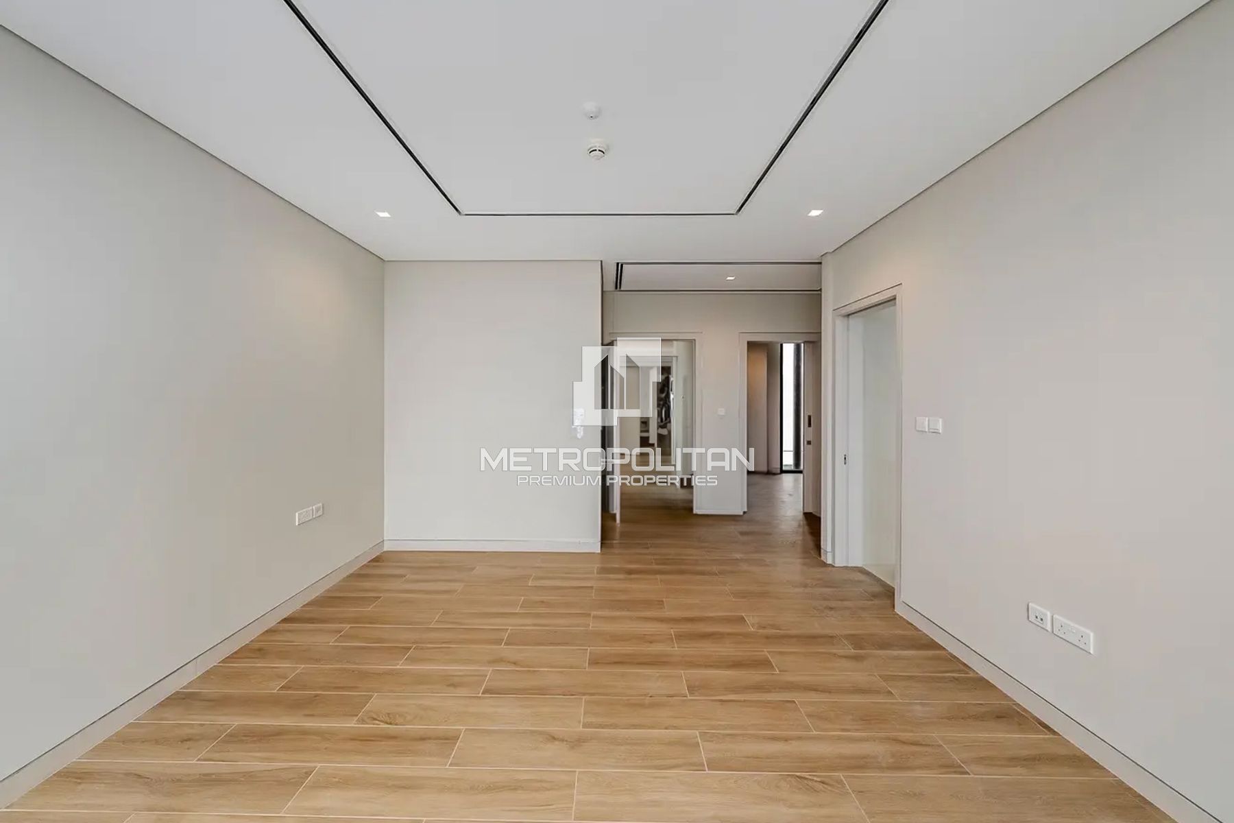 Best Priced | Skyline and Sea View | Spacious