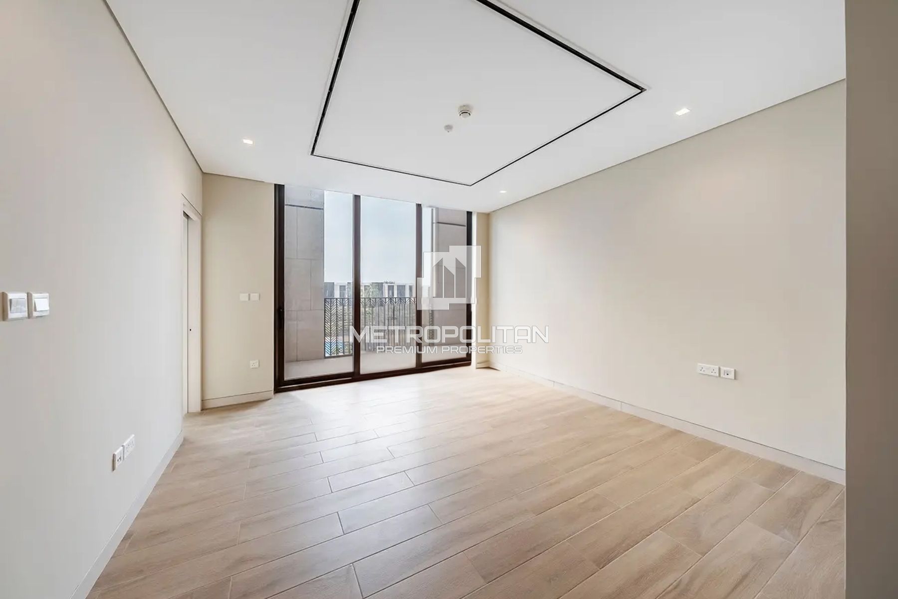 Best Priced | Skyline and Sea View | Spacious