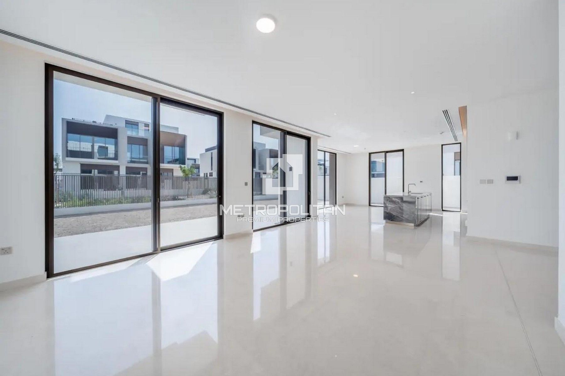 Brand New | Ready To Move in | Spacious photo-1