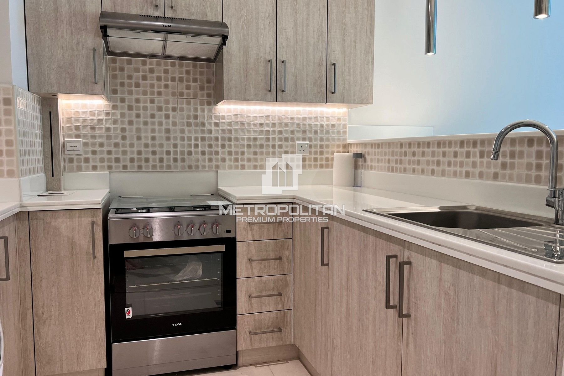 Beach Access | Prime Location | Penthouse Unit