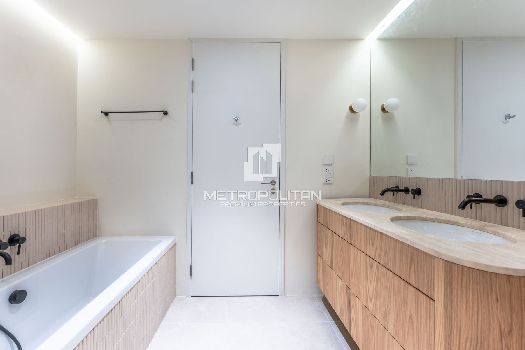 Vacant | Fully Upgraded | Turnkey photo-19