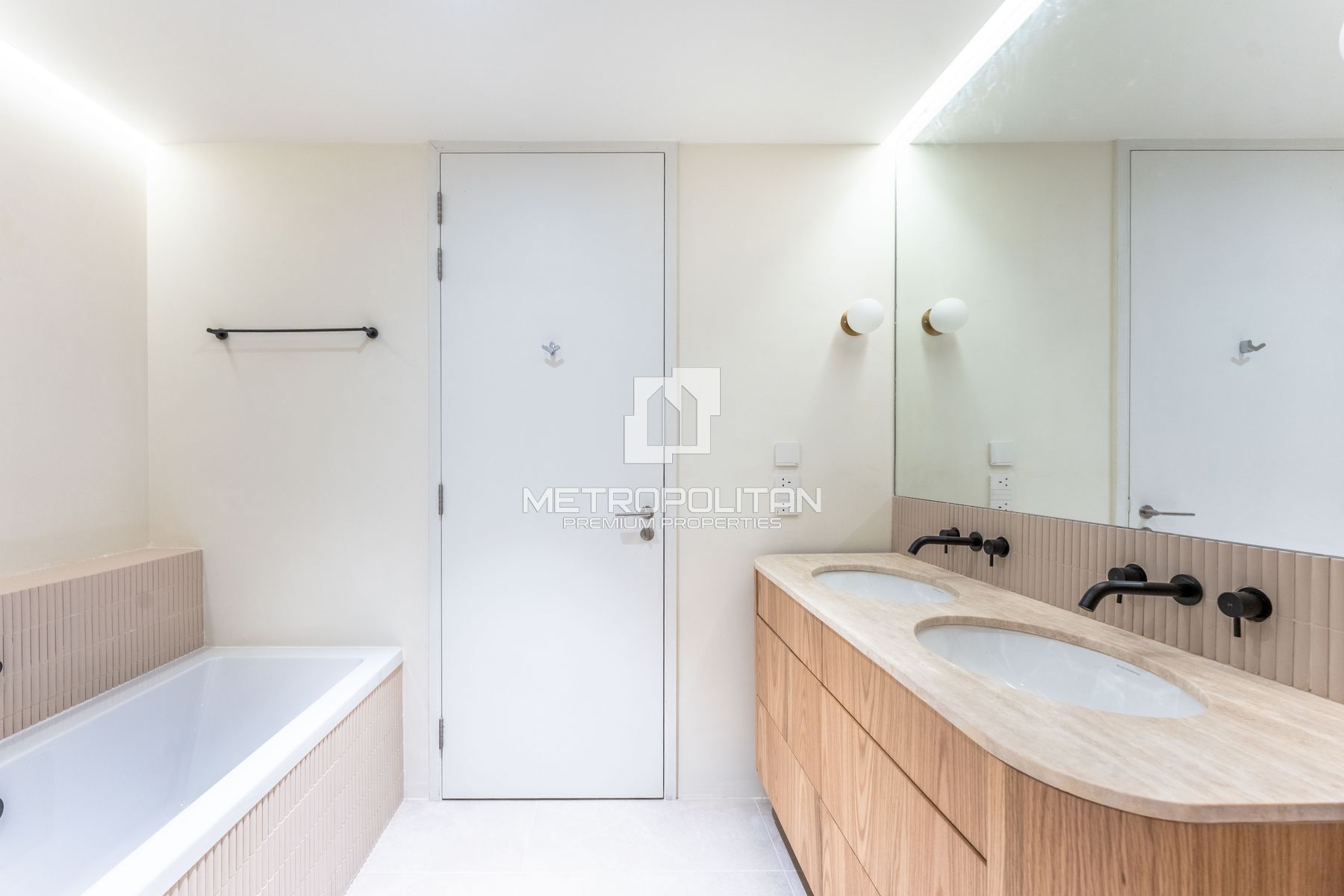 Vacant | Fully Upgraded | Turnkey photo-20