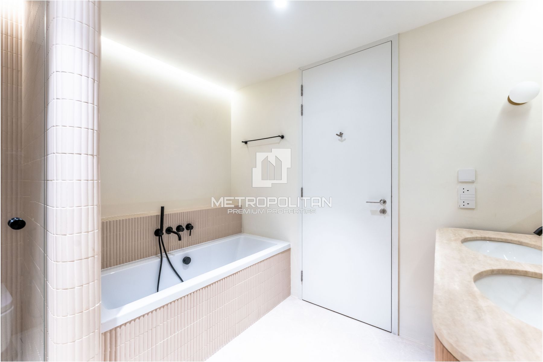 Vacant | Fully Upgraded | Turnkey photo-21