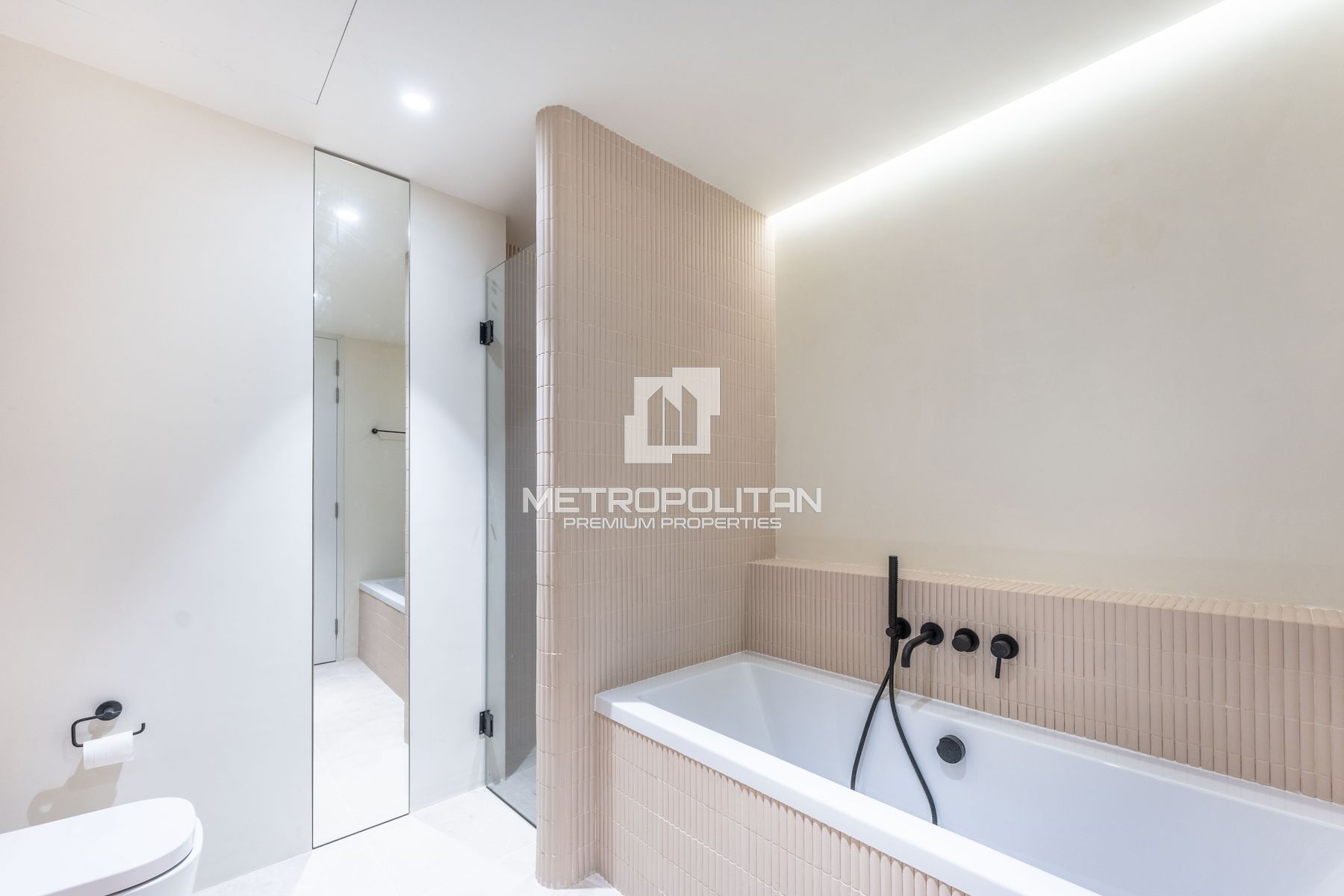 Vacant | Fully Upgraded | Turnkey photo-23