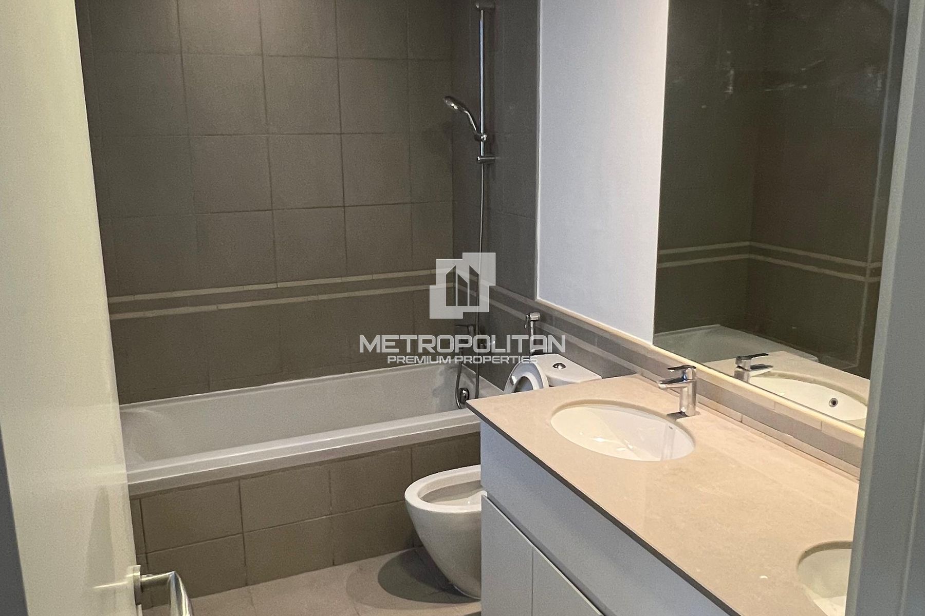 3BR Townhouse for Sale in Town Square – MS-21922