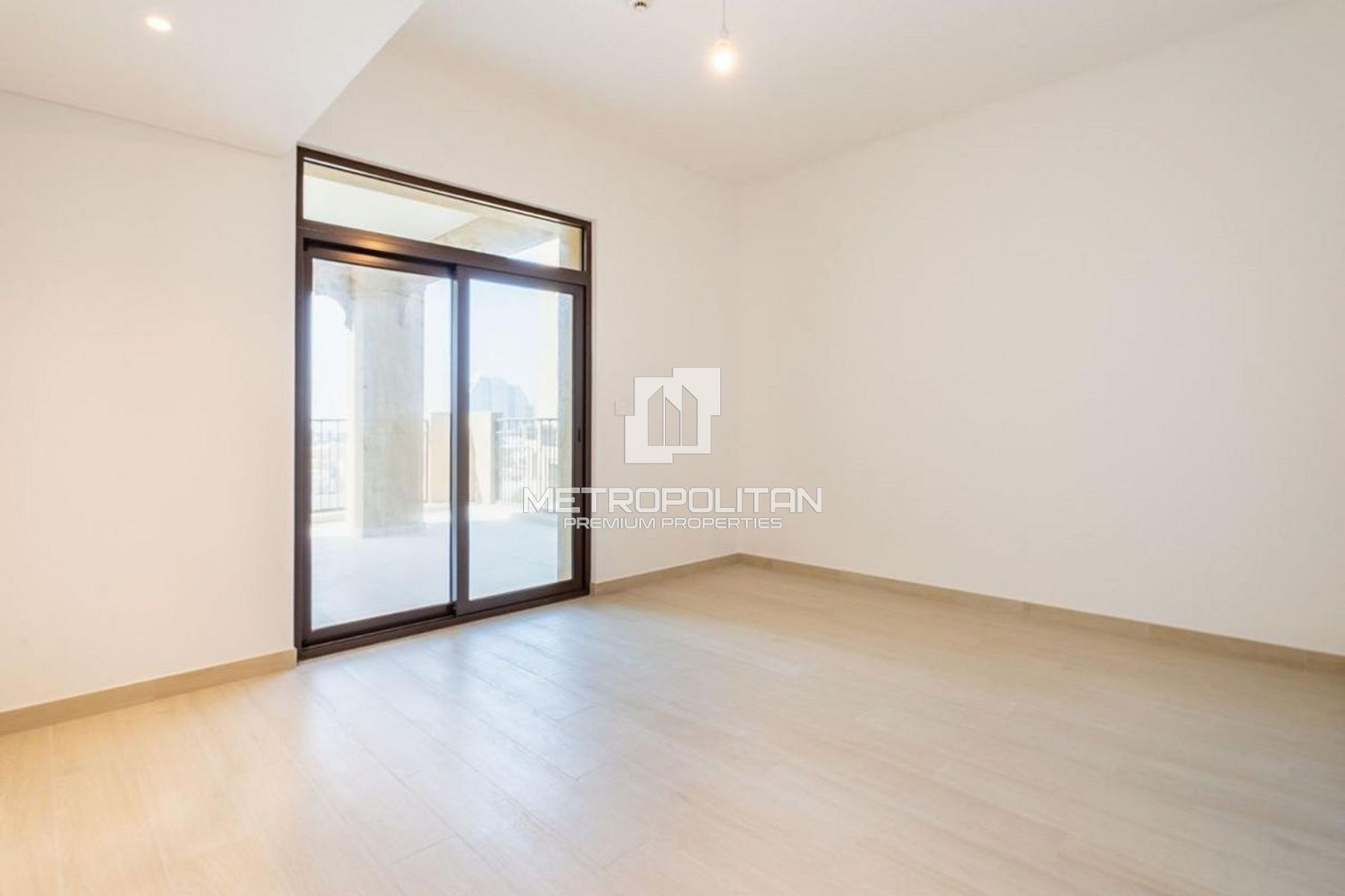 Luxurious 4 BR| Prime Location | Best View photo-9