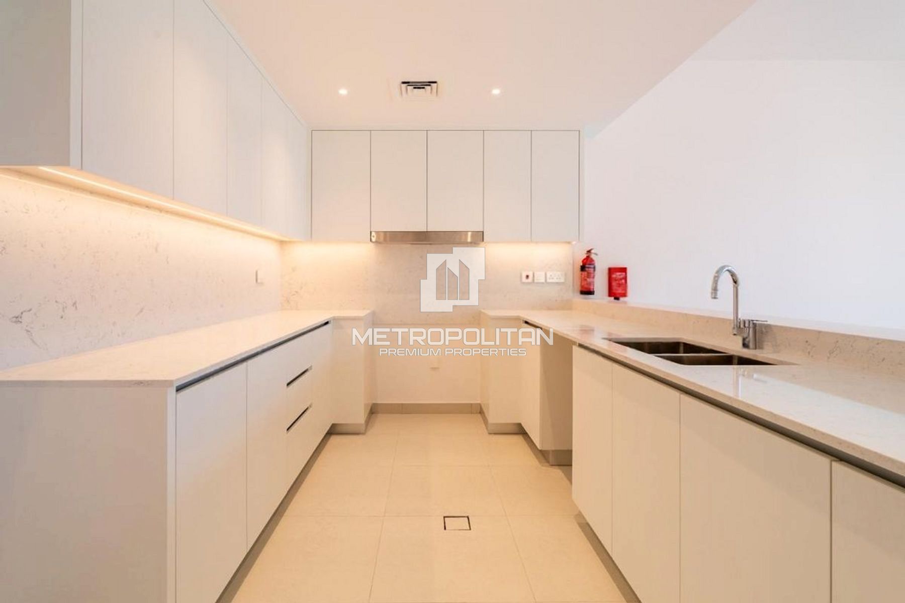 Luxurious 4 BR| Prime Location | Best View photo-7