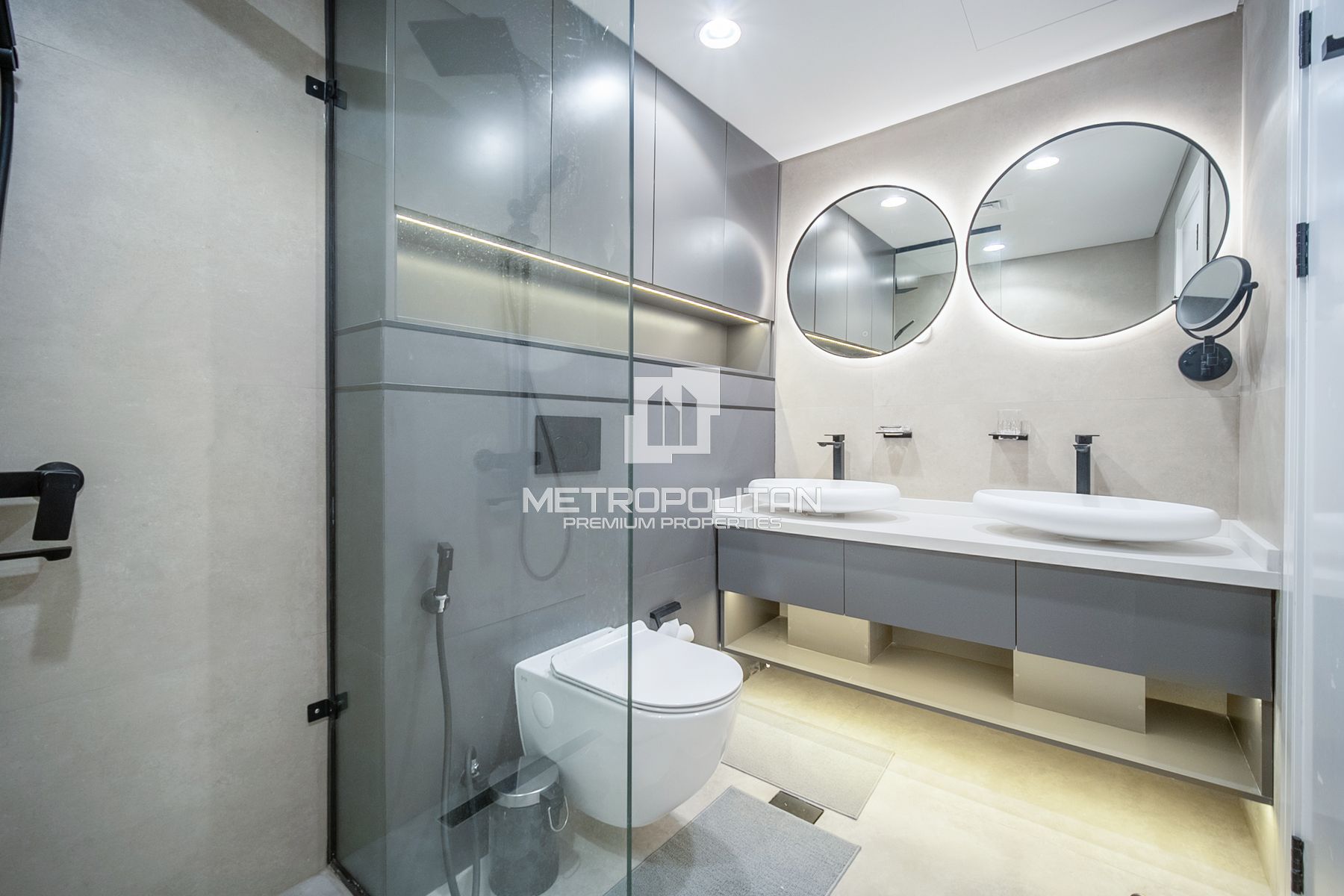 Spacious 4 Beds | Upgraded | Vacant | Palm View photo-12