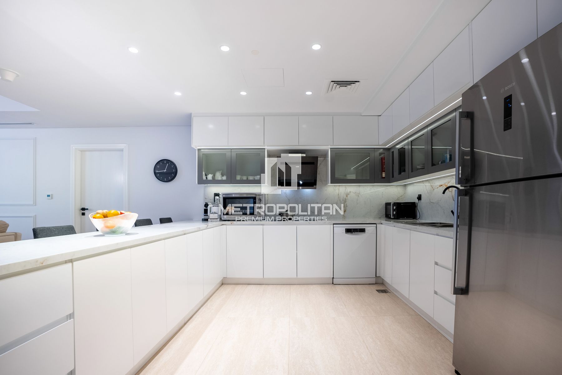 Spacious 4 Beds | Upgraded | Vacant | Palm View photo-31