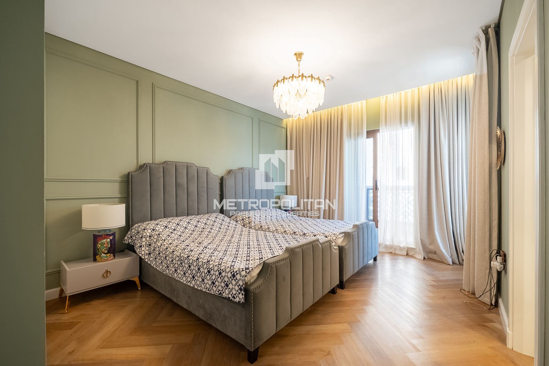 Spacious 4 BR| Upgraded| Vacant| Palm and Sea View