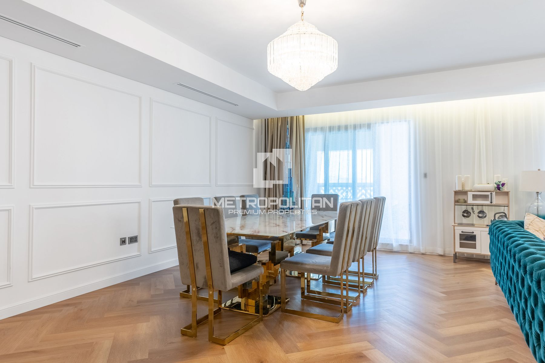 Spacious 4 BR| Upgraded| Vacant| Palm and Sea View