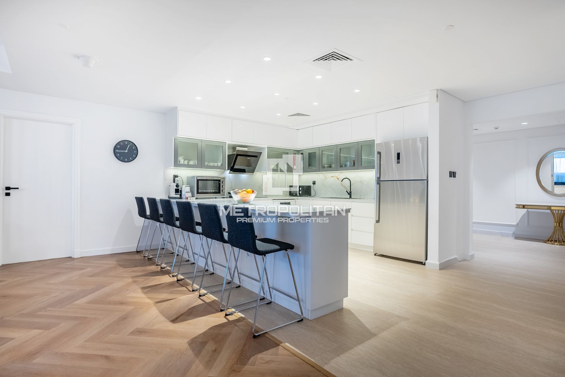 Spacious 4 BR| Upgraded| Vacant| Palm and Sea View
