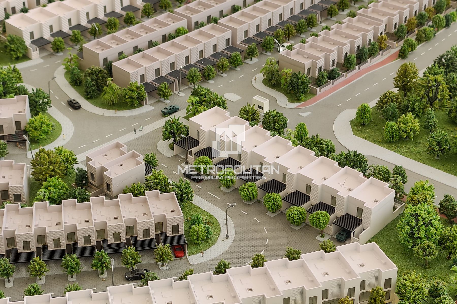 Corner Plot | Single Row | Genuine Resale
