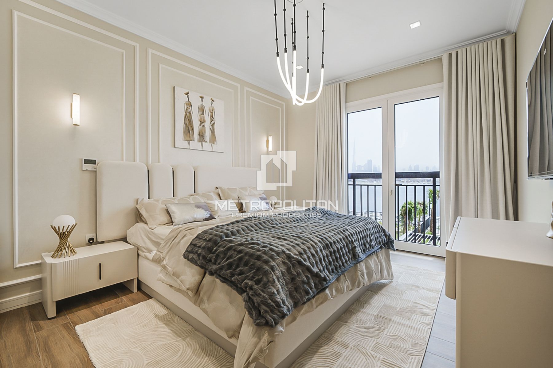 Waterfront Villa | Stunning Skyline View | Vacant