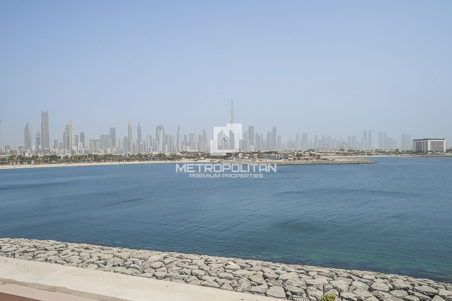 Waterfront Villa | Stunning Skyline View | Vacant