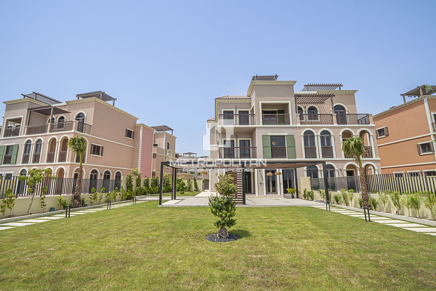 Waterfront Villa | Stunning Skyline View | Vacant