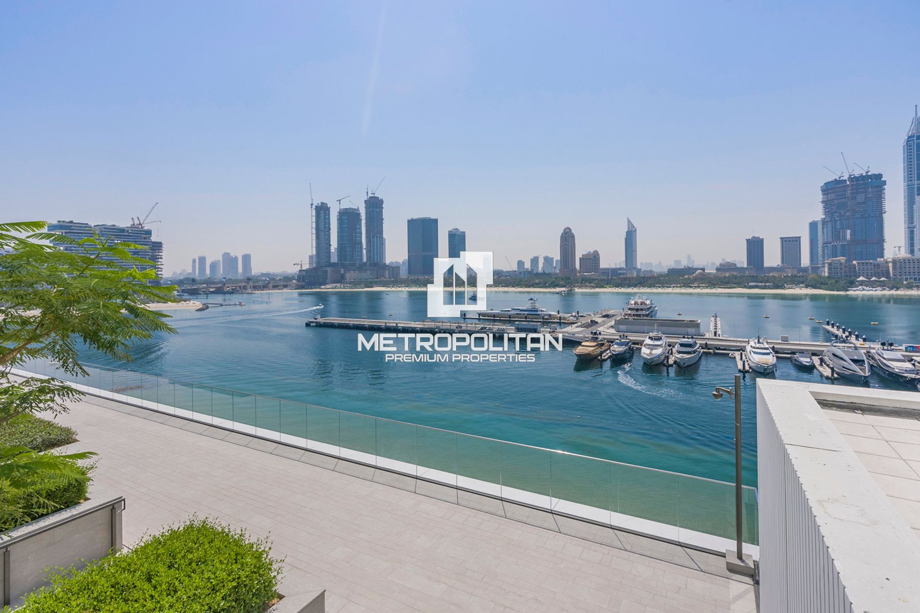 Corner | Dubai Harbour and Marina Skyline Views