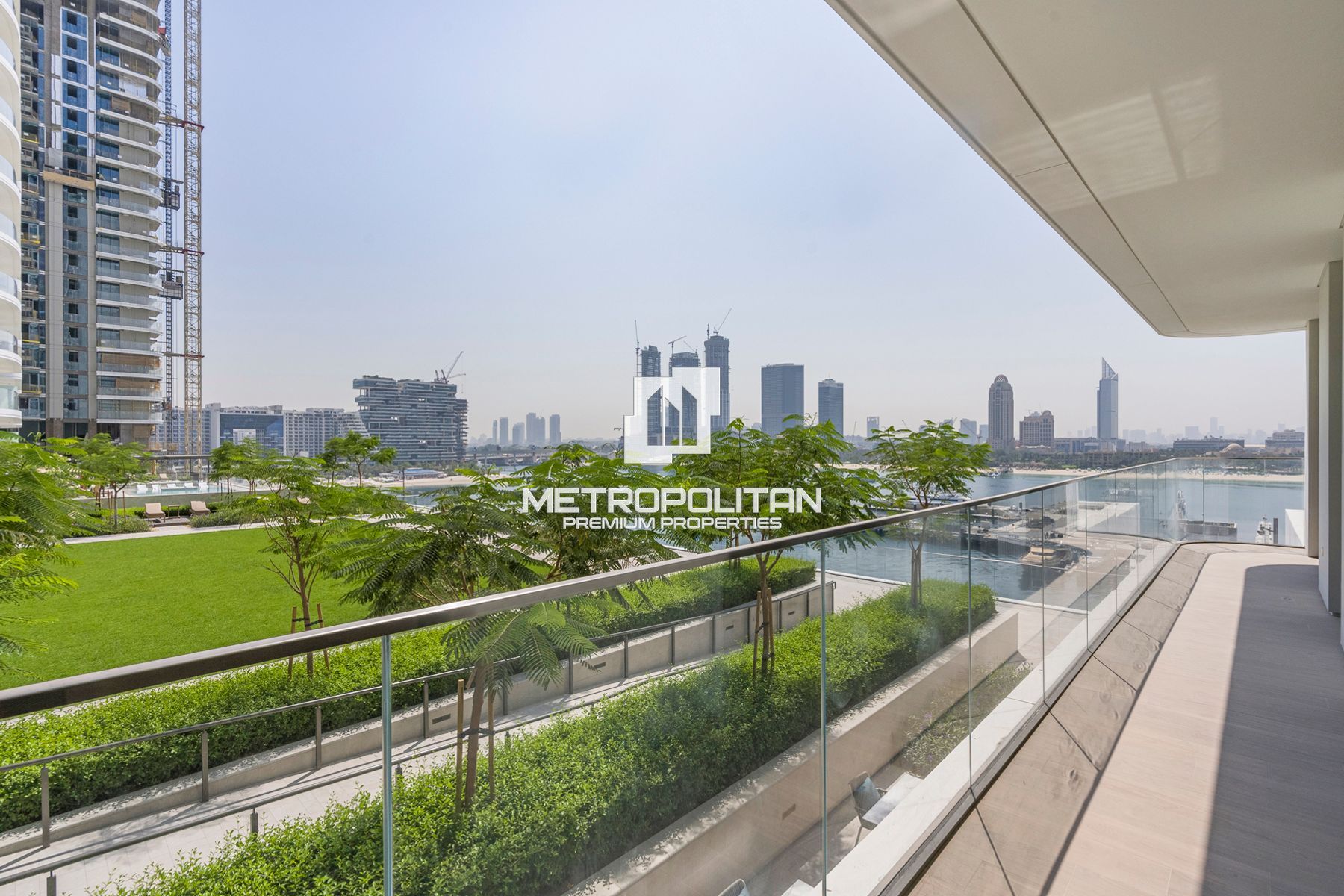 Corner | Dubai Harbour and Marina Skyline Views