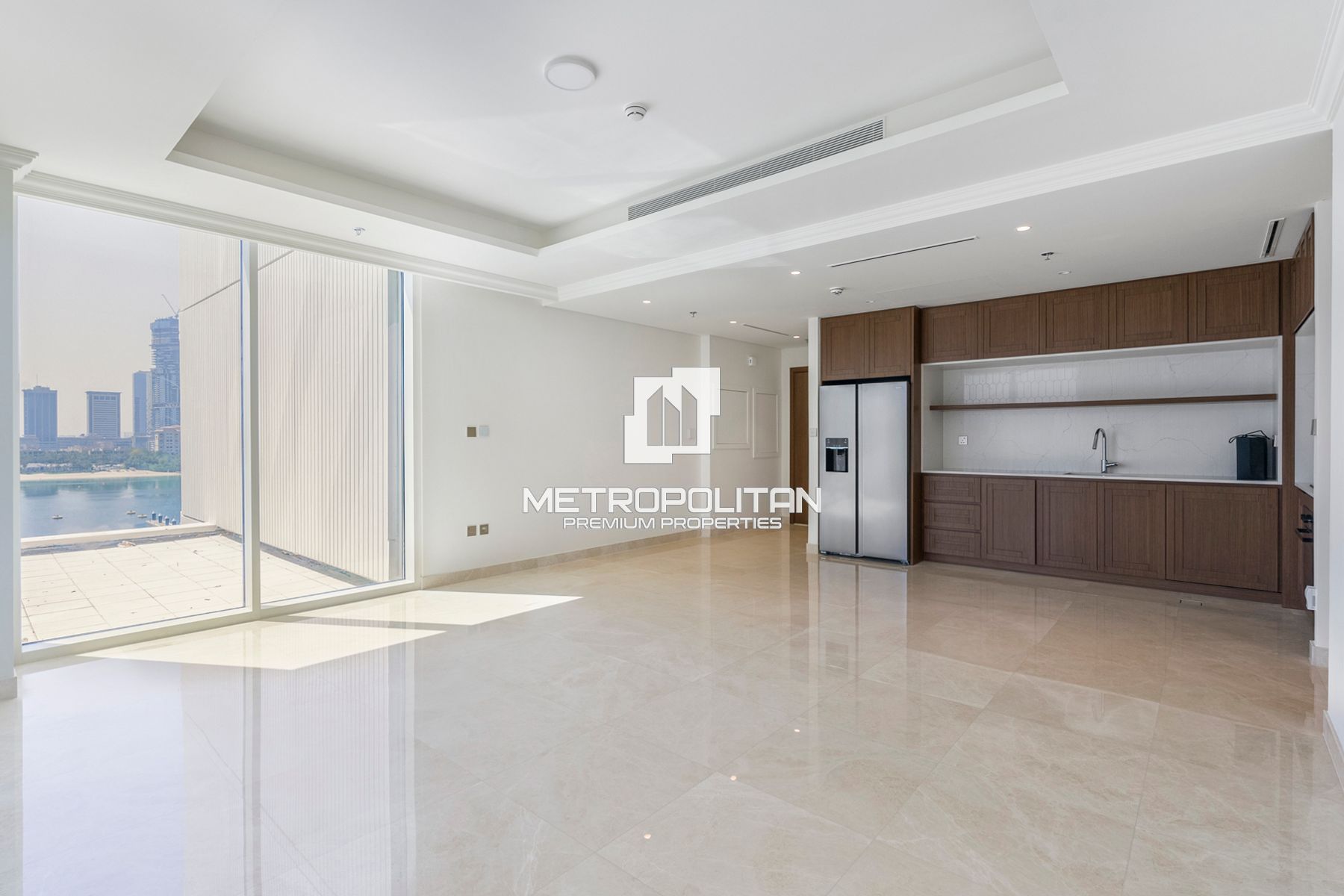 Corner | Dubai Harbour and Marina Skyline Views