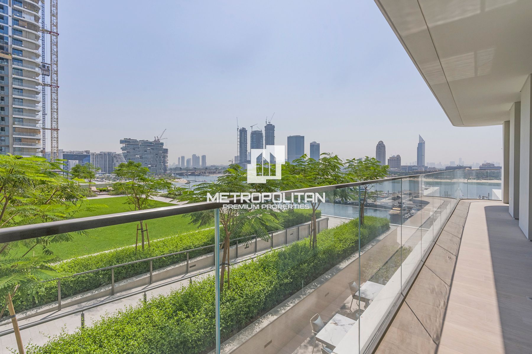 Corner | Dubai Harbour and Marina Skyline Views