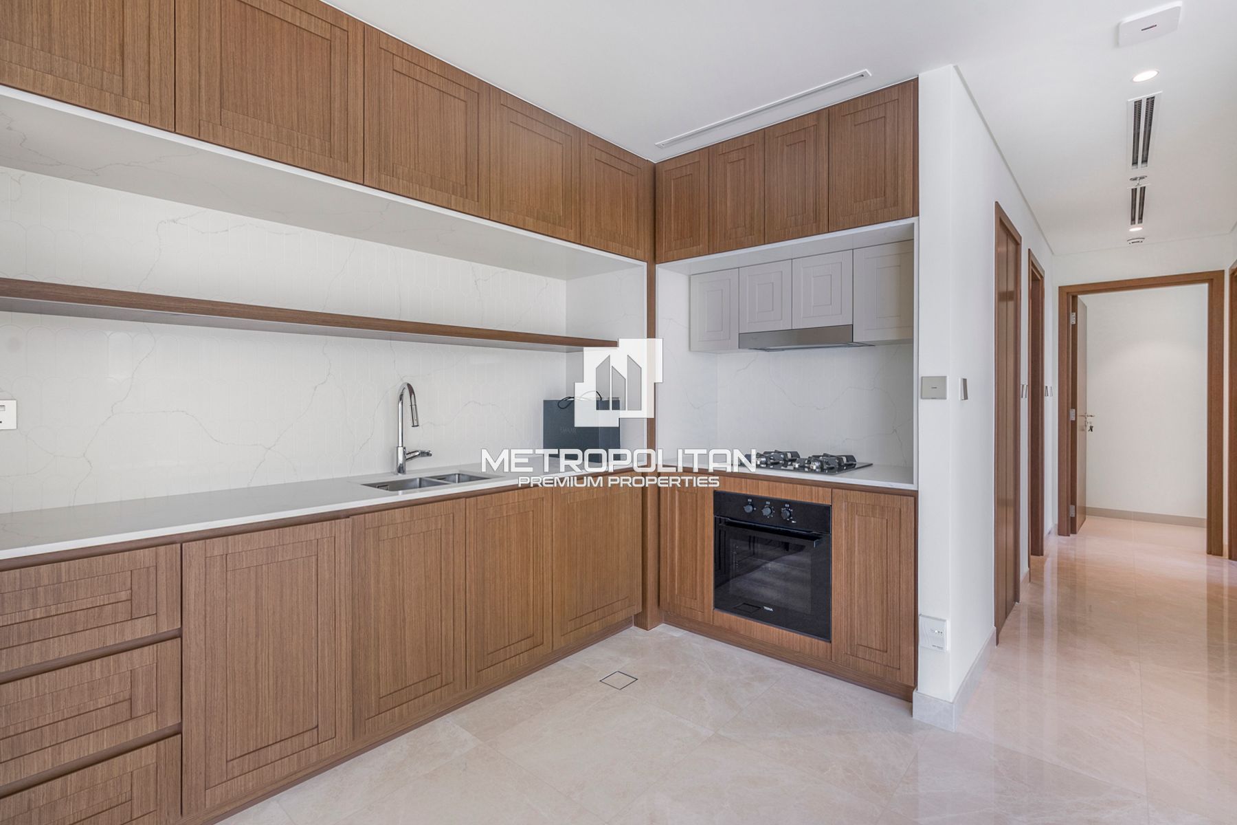 Corner | Dubai Harbour and Marina Skyline Views