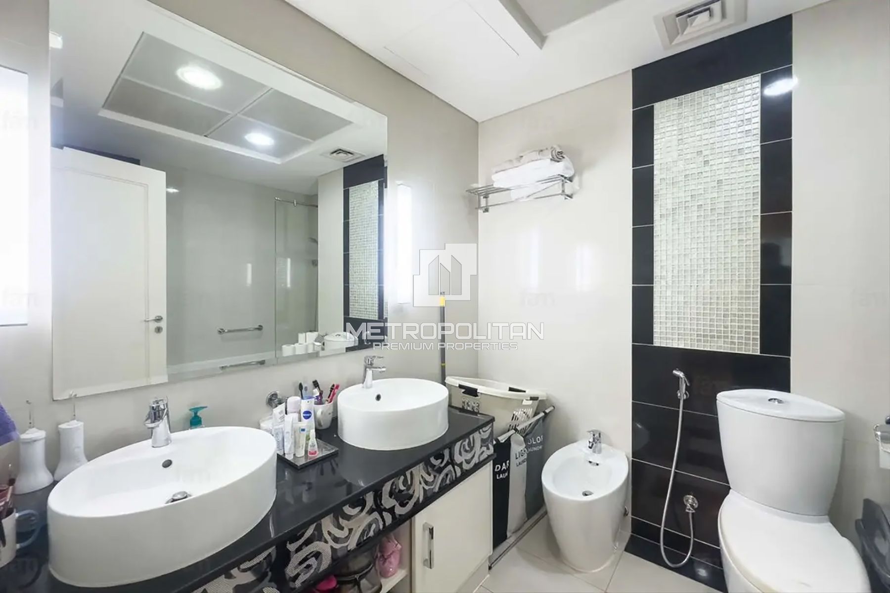 Downtown Living | Elegant Layout | Prime Location photo-1